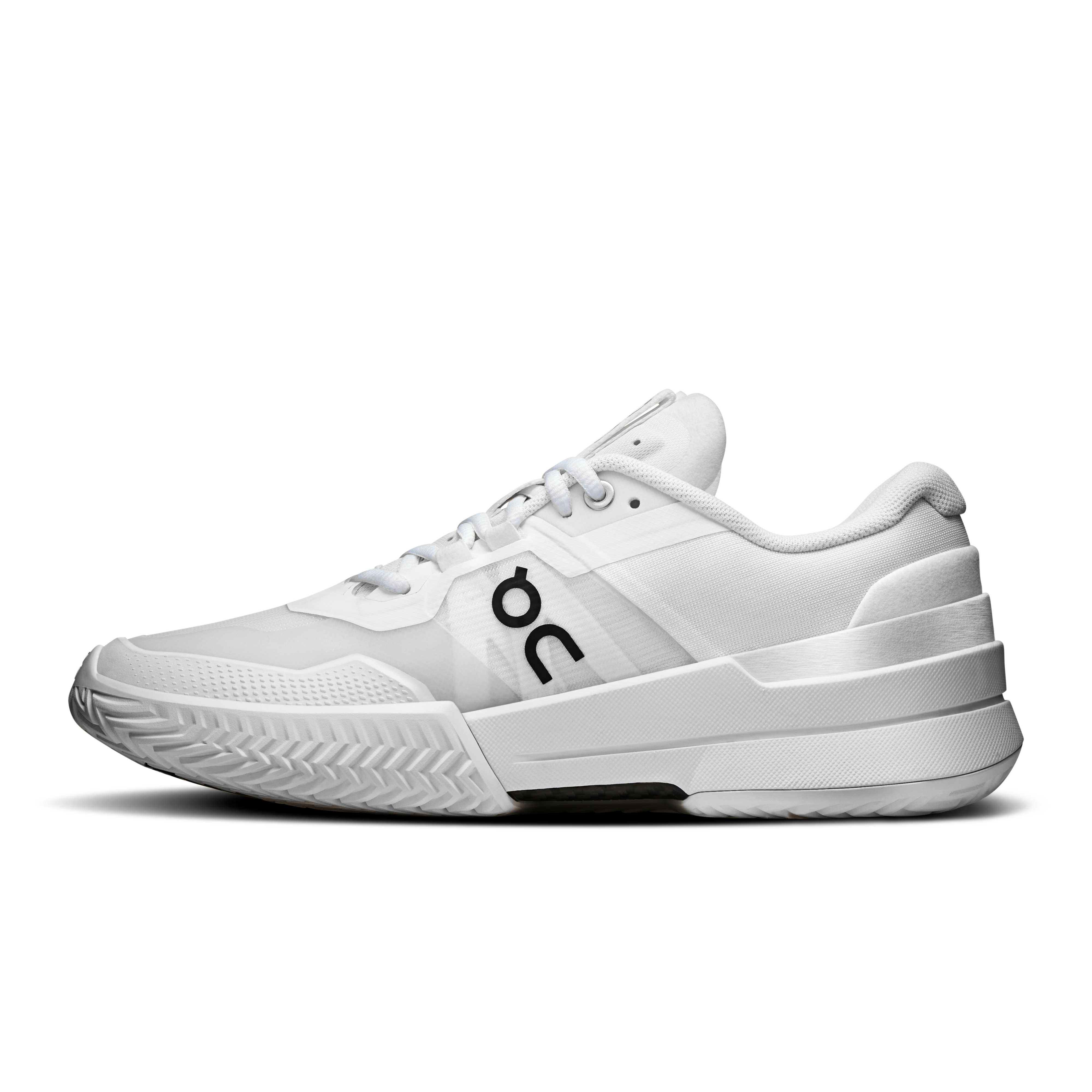 on running the roger pro 2 all white (women's)