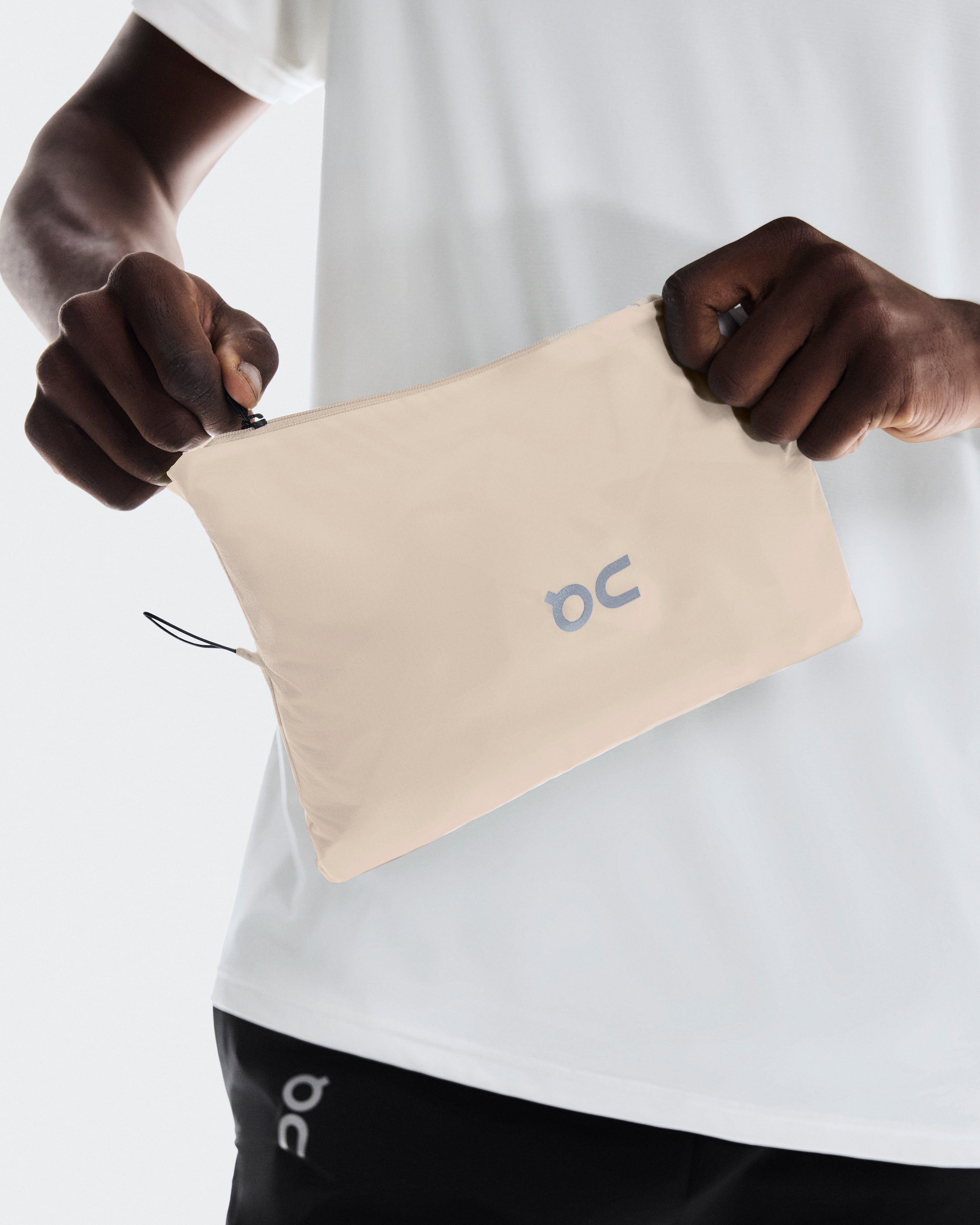 On Core Jacket Sand | White