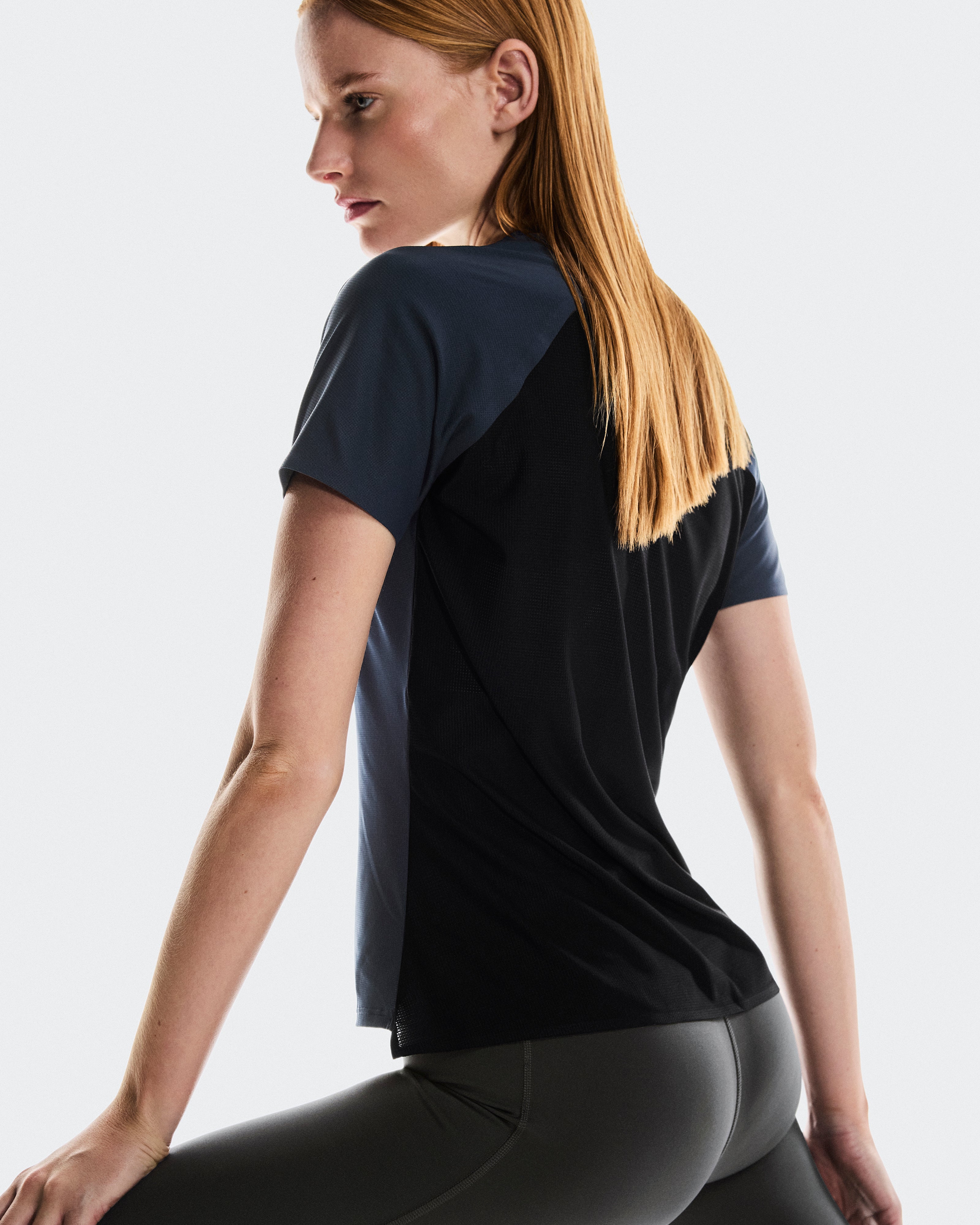 On Performance-T Navy | Black (Women'S)