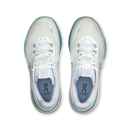 on running the roger advantage pro white chambray (women's)