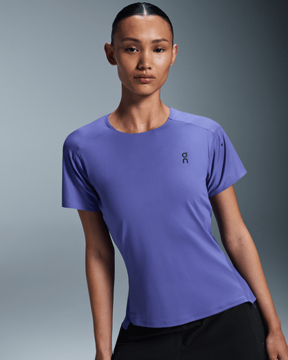 on performance-t Iris (Women's)