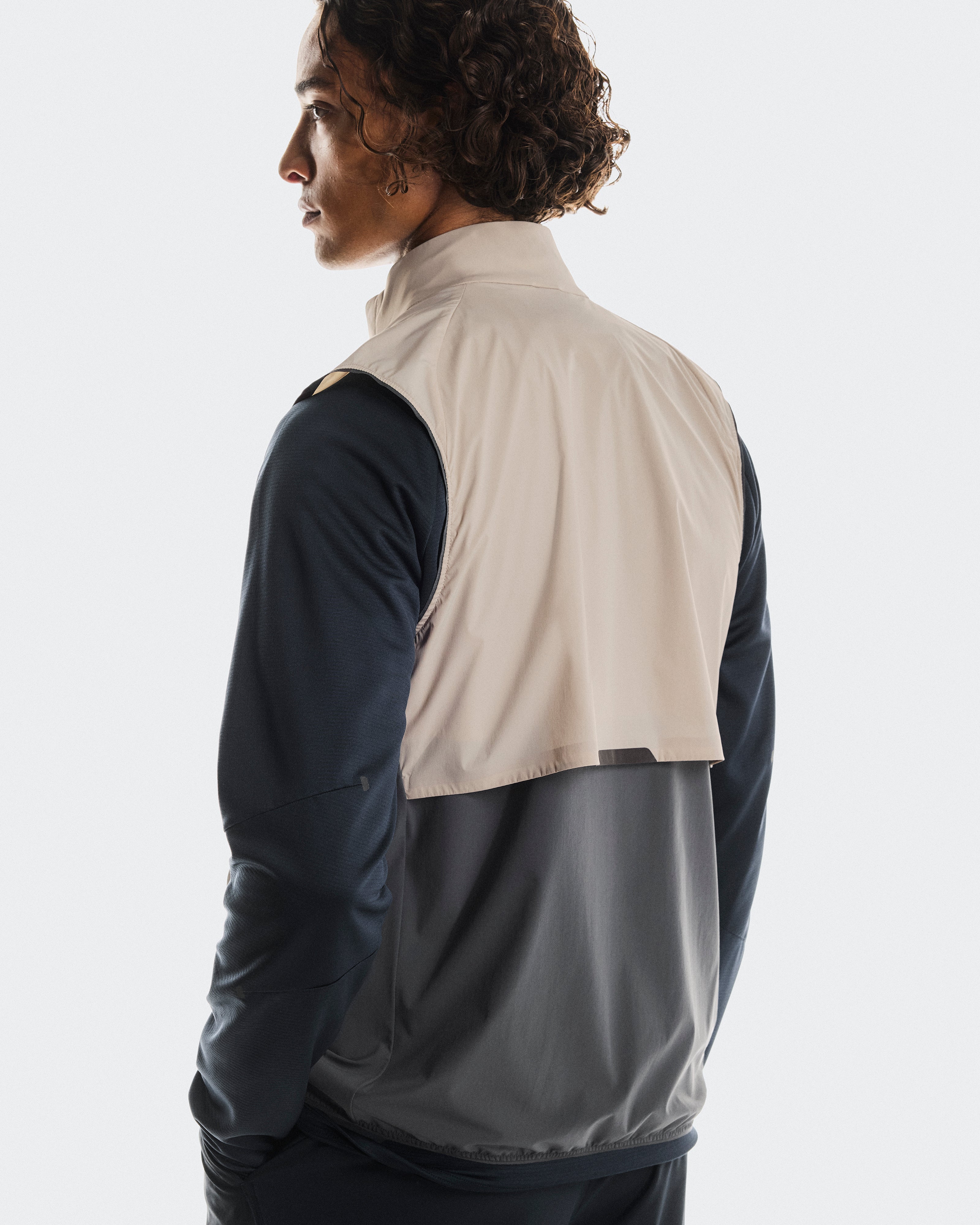 On Weather Vest Desert | Eclipse