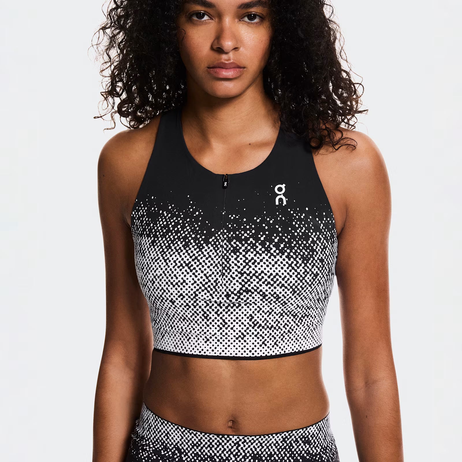 On Zero Crop White | Black (Women'S)
