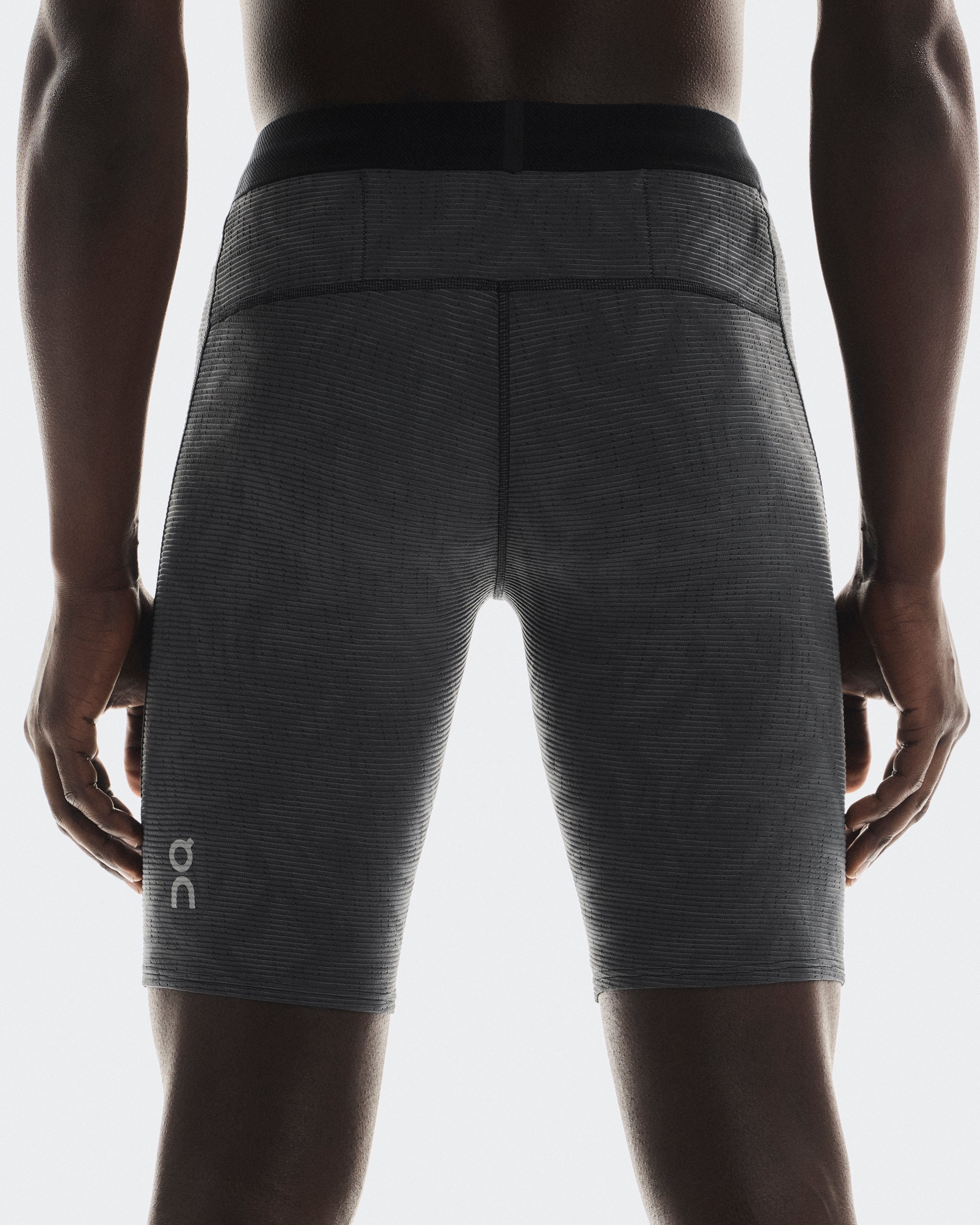 On Pace Tights Short Black