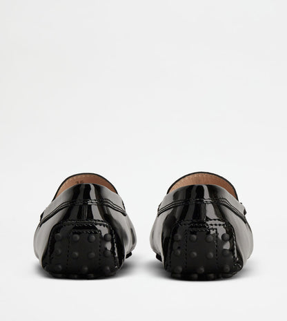 Tods Gommino Driving Shoes In Patent Leather Black Womens