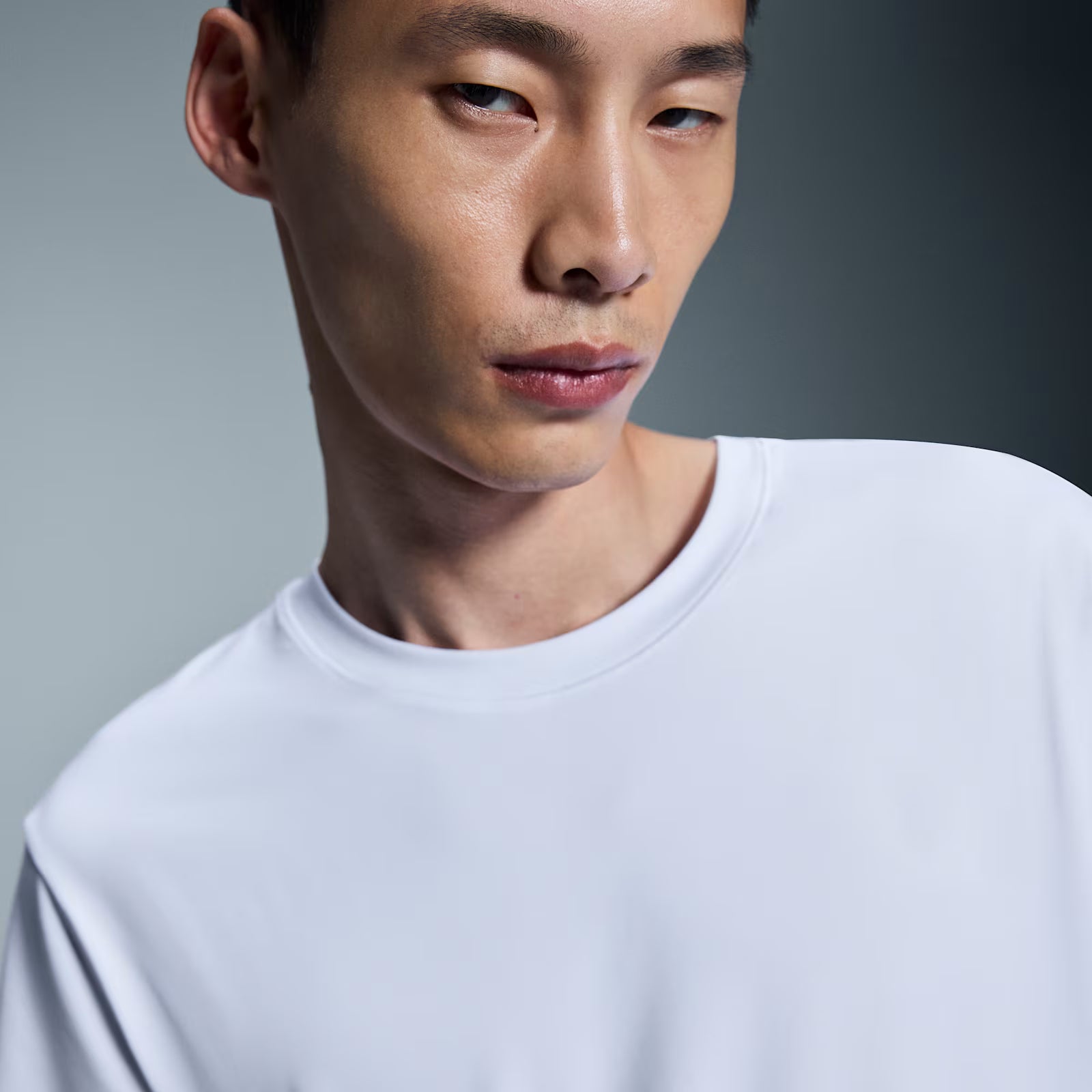 On Studio-T White