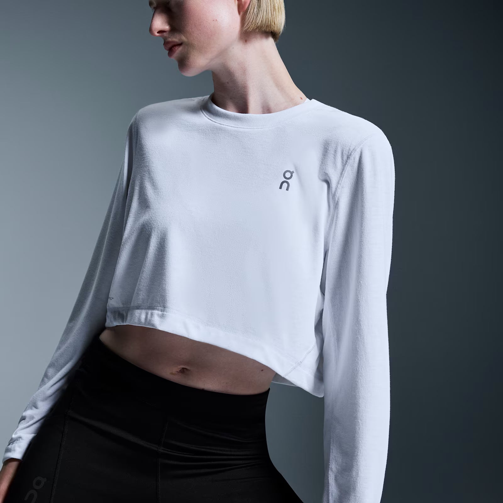 On Train Long-T Crop Graphic White (Women'S)