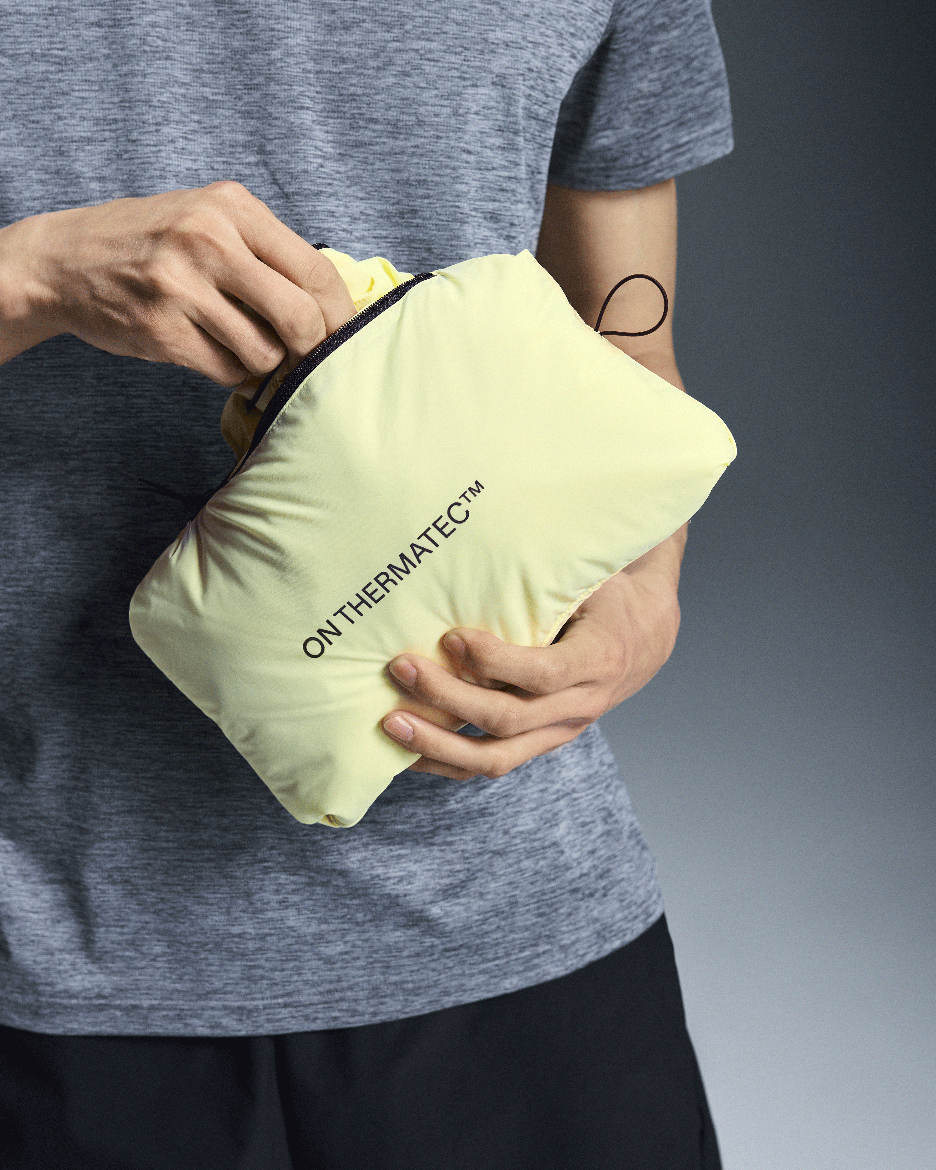 On Weather Jacket Insulated Hay