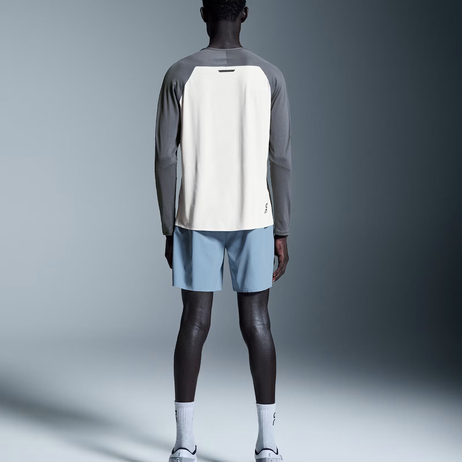 On 7" Performance Shorts Chambray