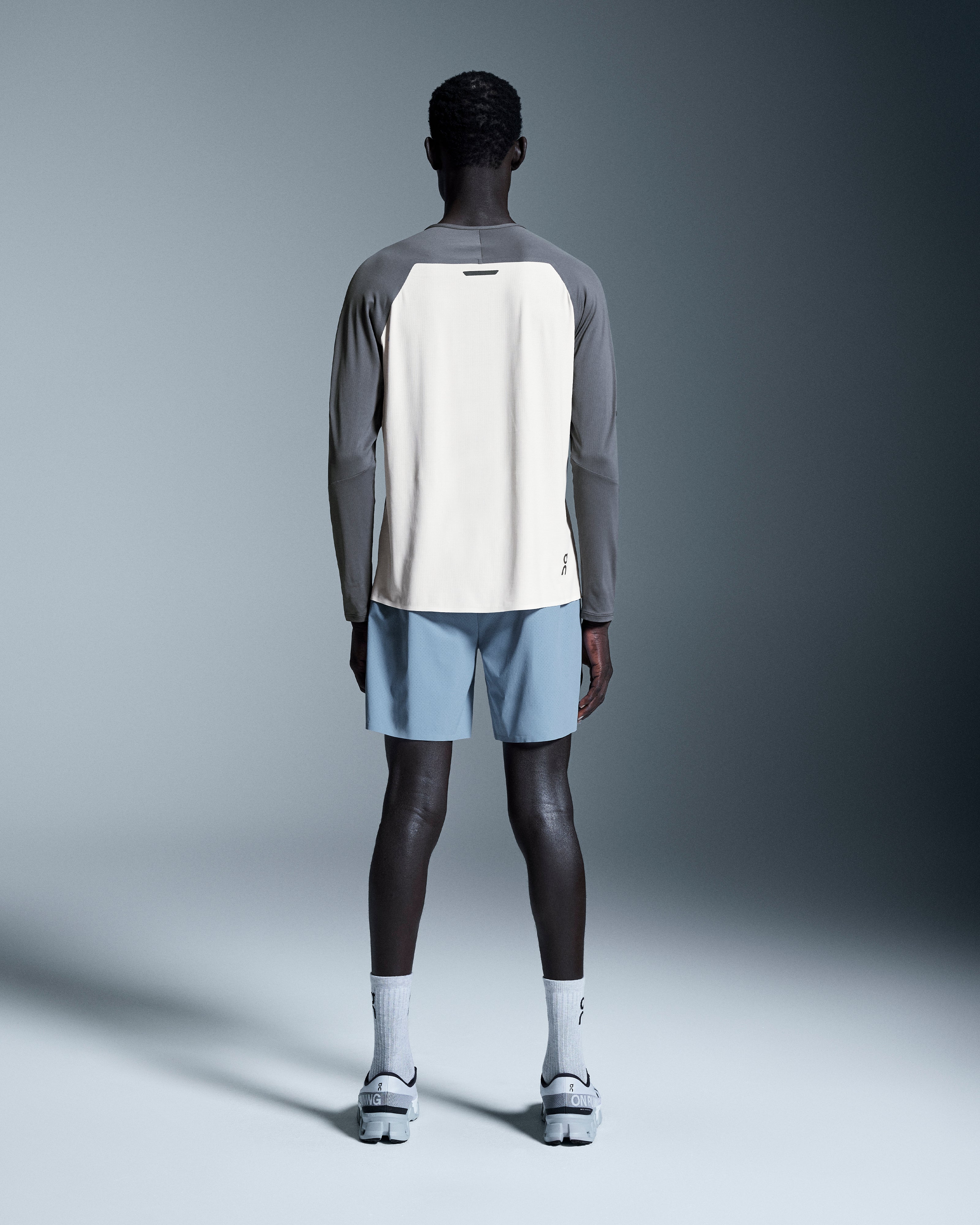 On 7" Performance Shorts Chambray