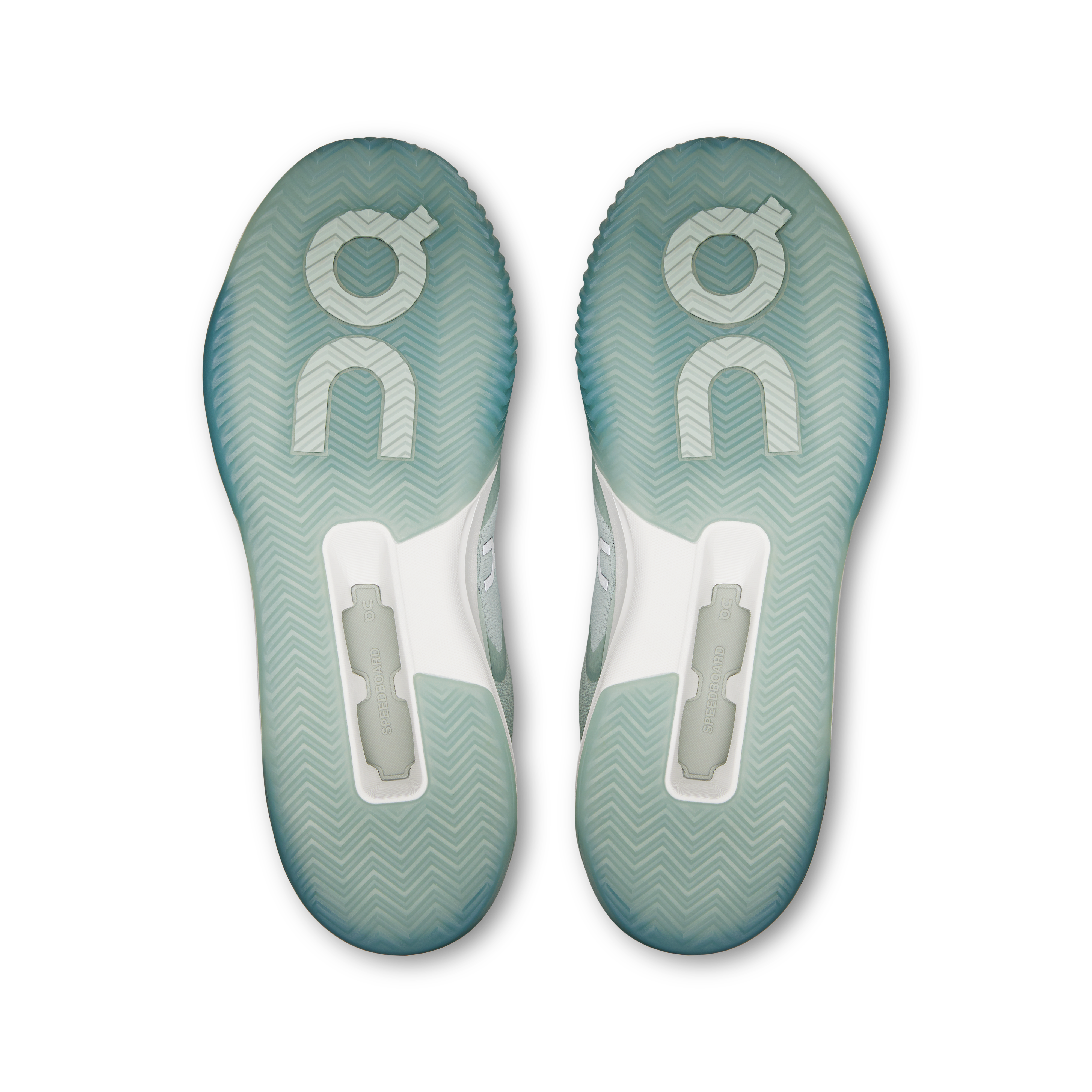 On The Roger Advantage Pro Clay Mineral Linen