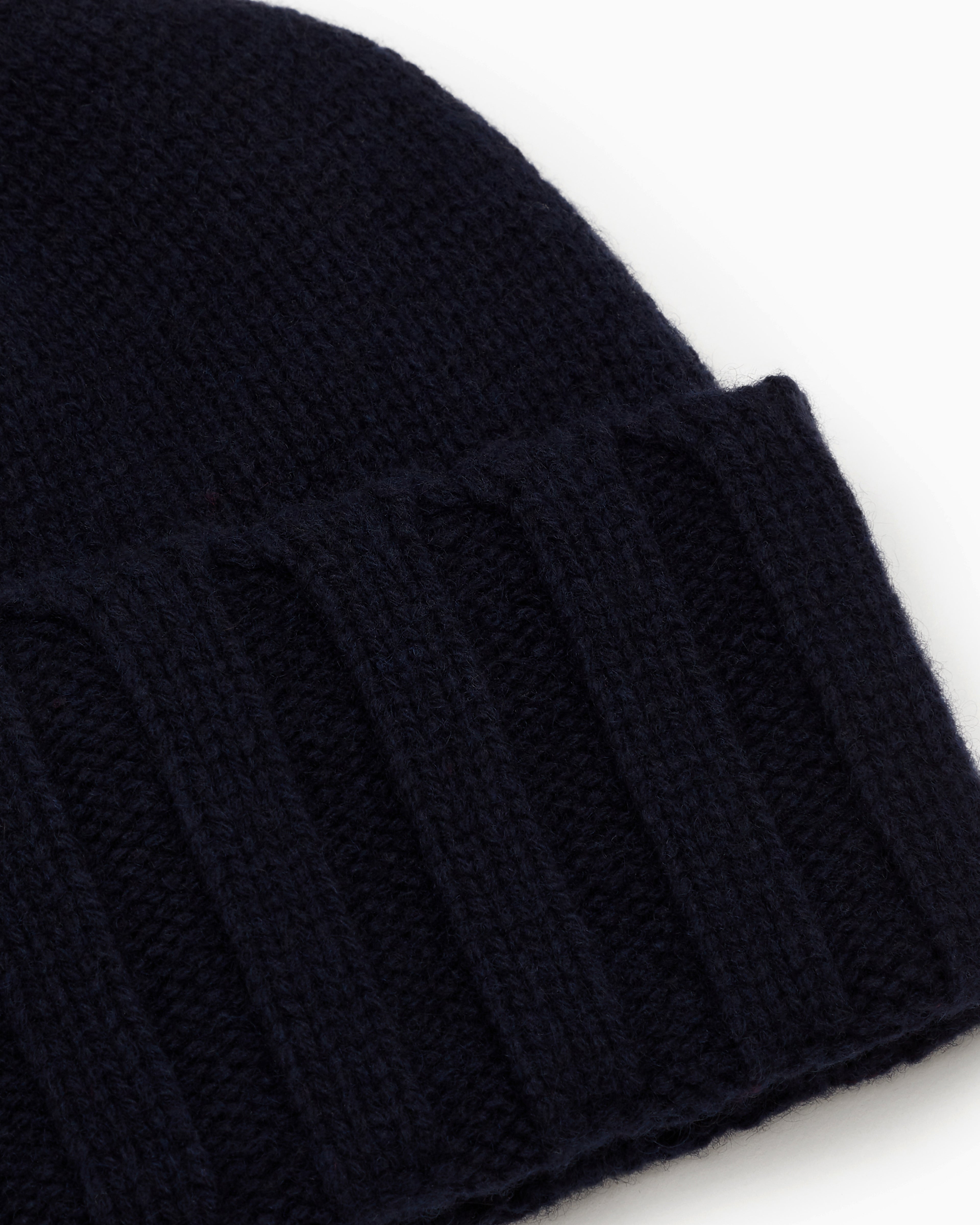 Emporio Armani Cashmere beanie with ribbed texture and cuff Essential