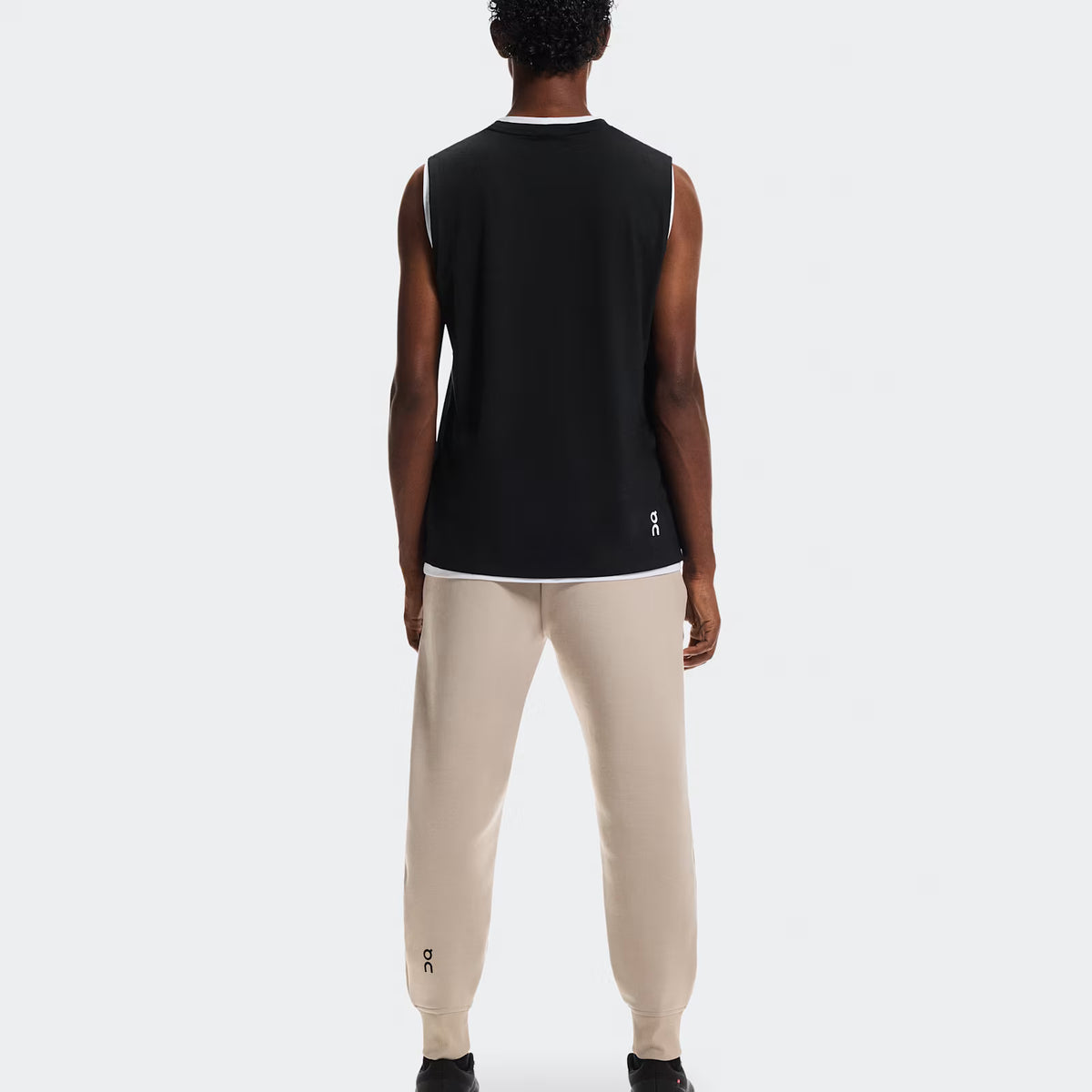 On Focus Tech Sweatpants Desert