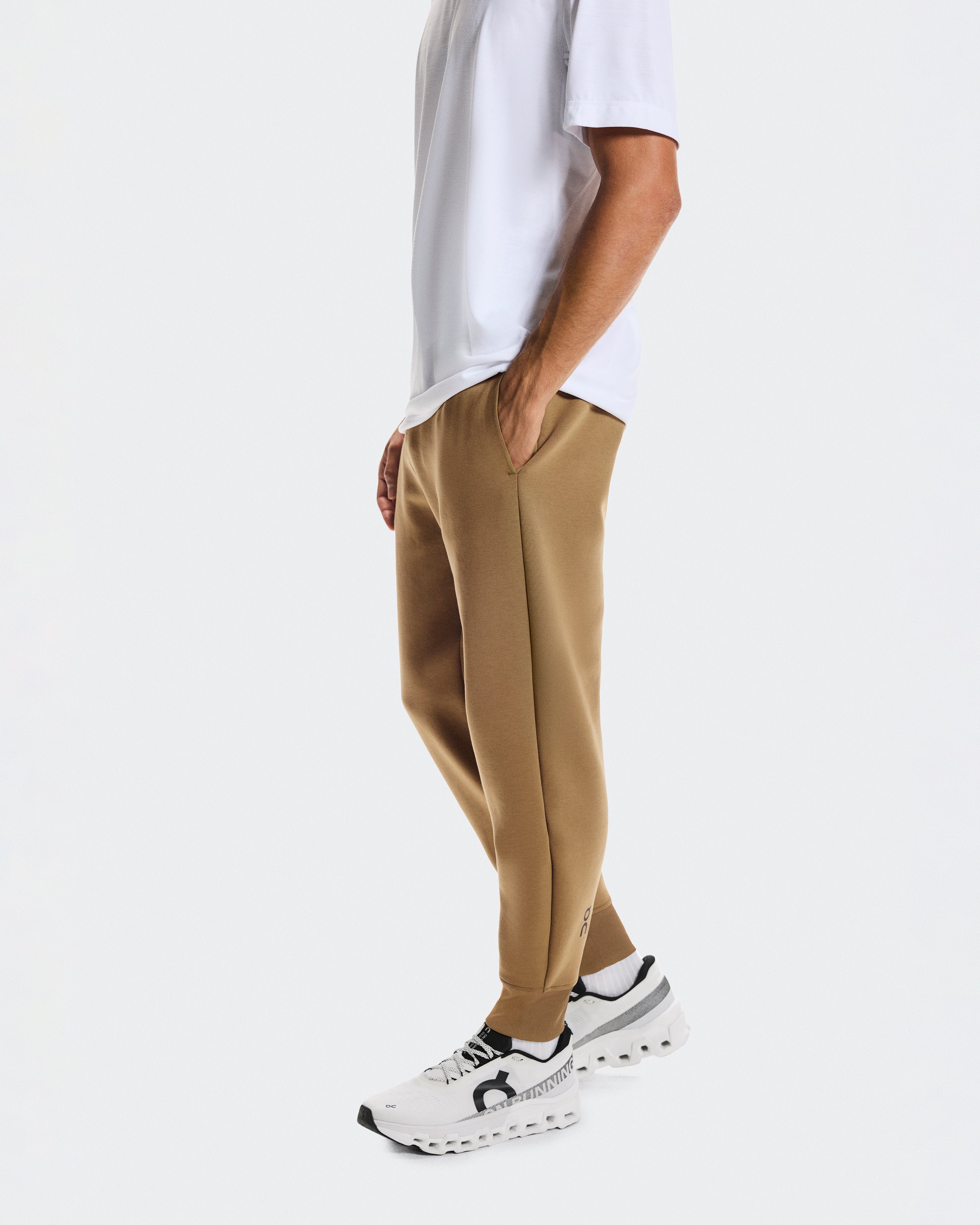 On Focus Tech Sweatpants Nutmeg