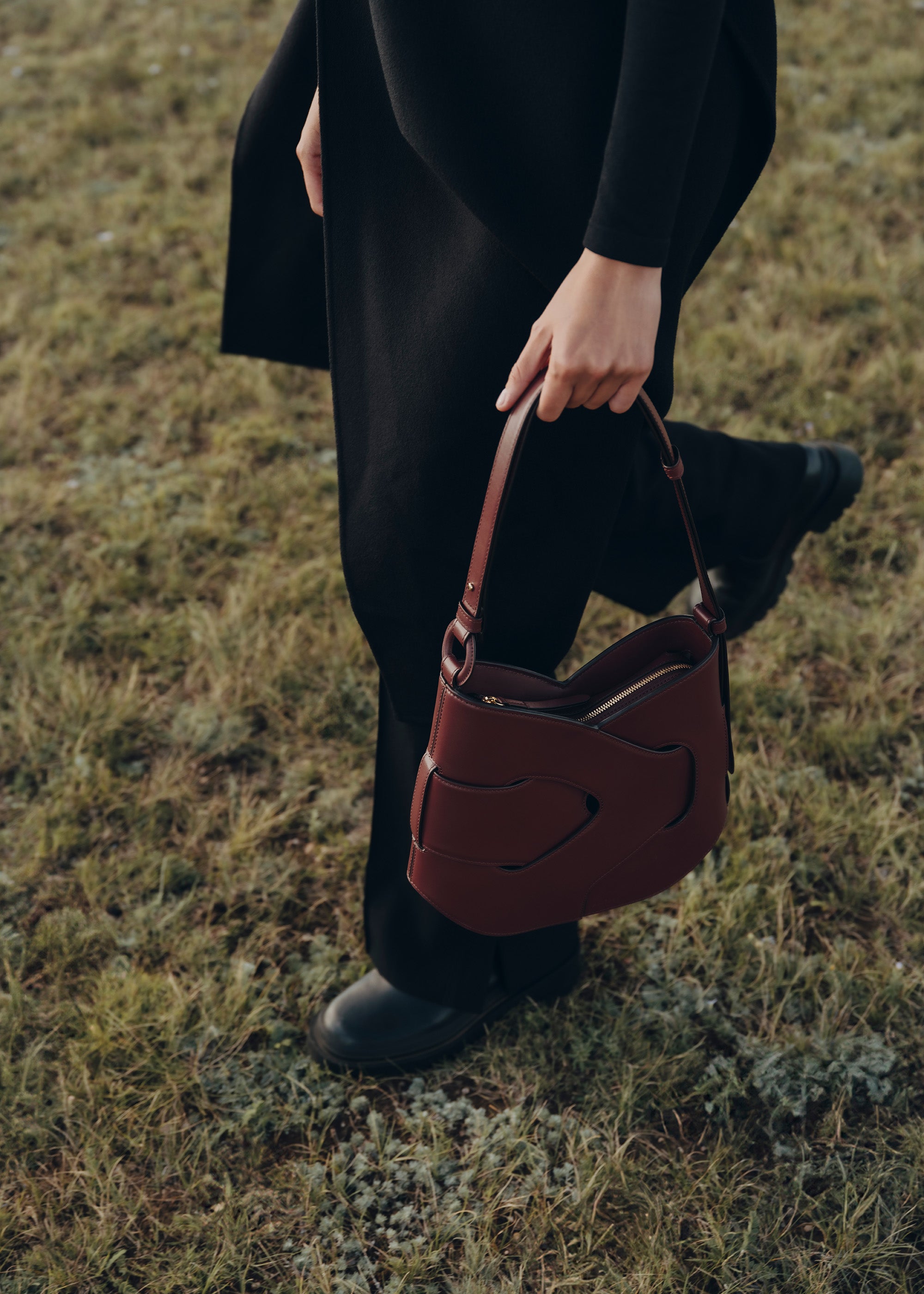 Polene Nodde Hobo Smooth Black Cherry