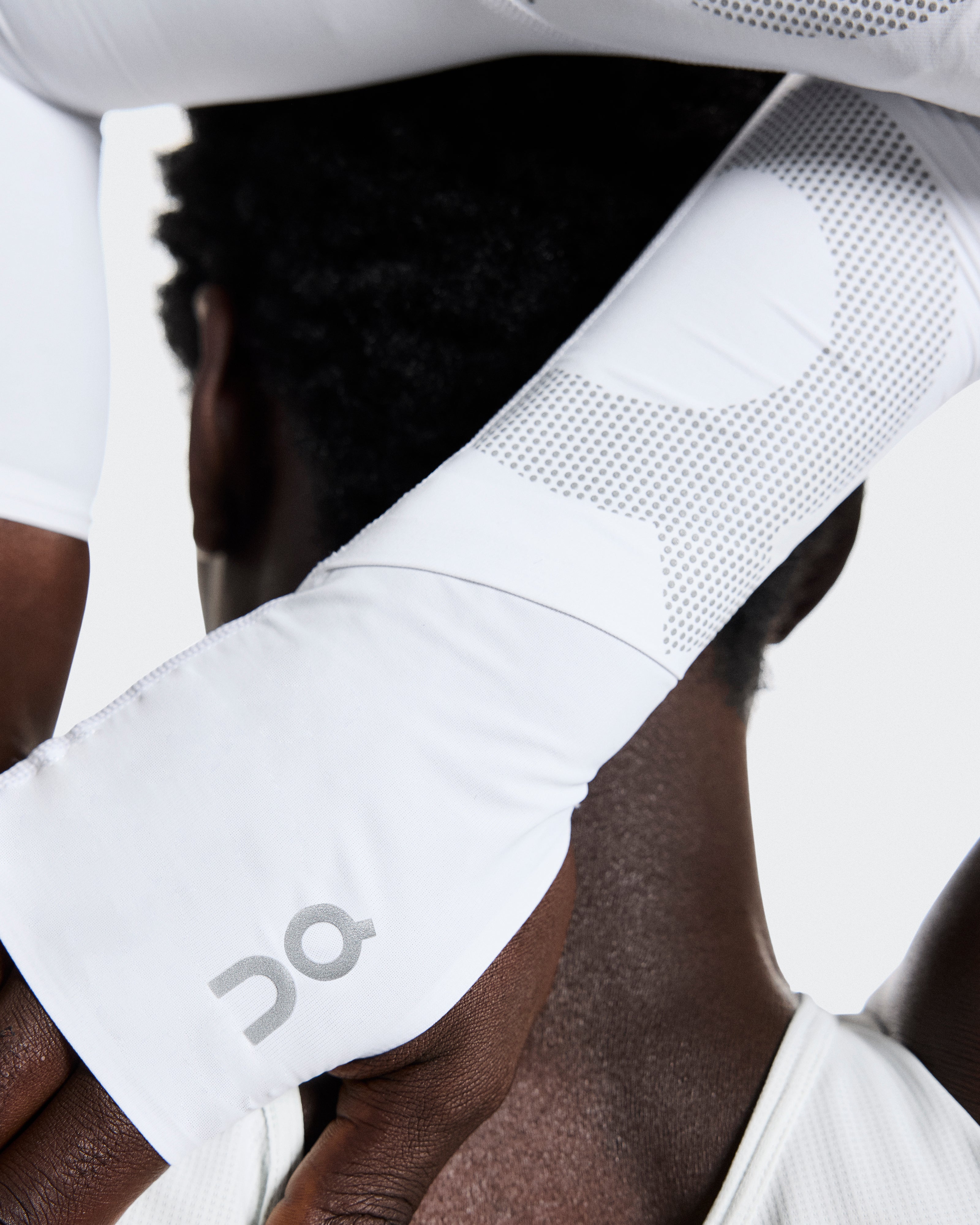 On Solar Arm Sleeves White