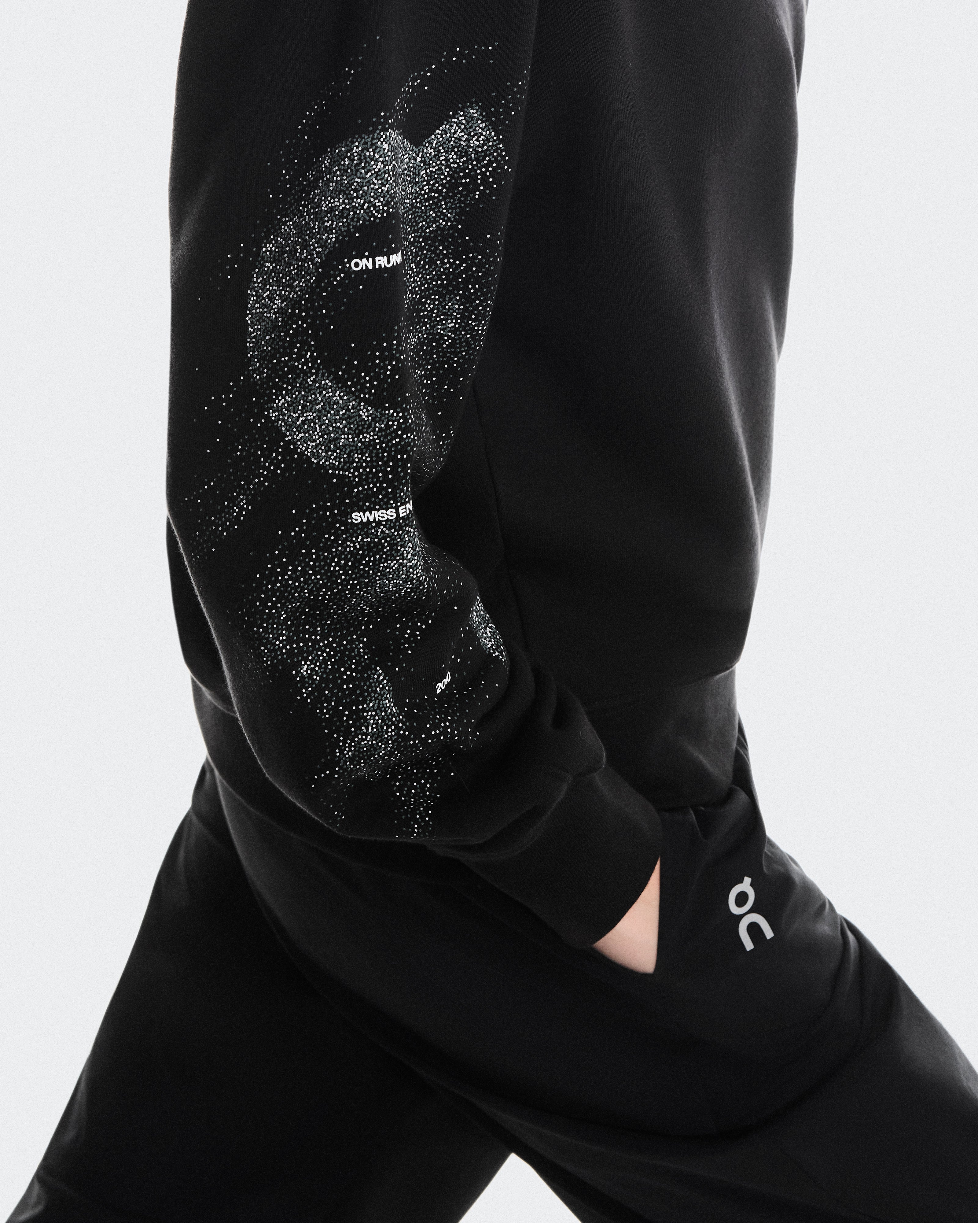 On Club Crew Graphic Black | Olive (Women'S)