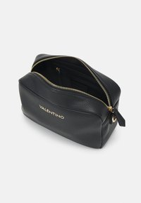 Valentino Brixton Cross Body Bag Nero