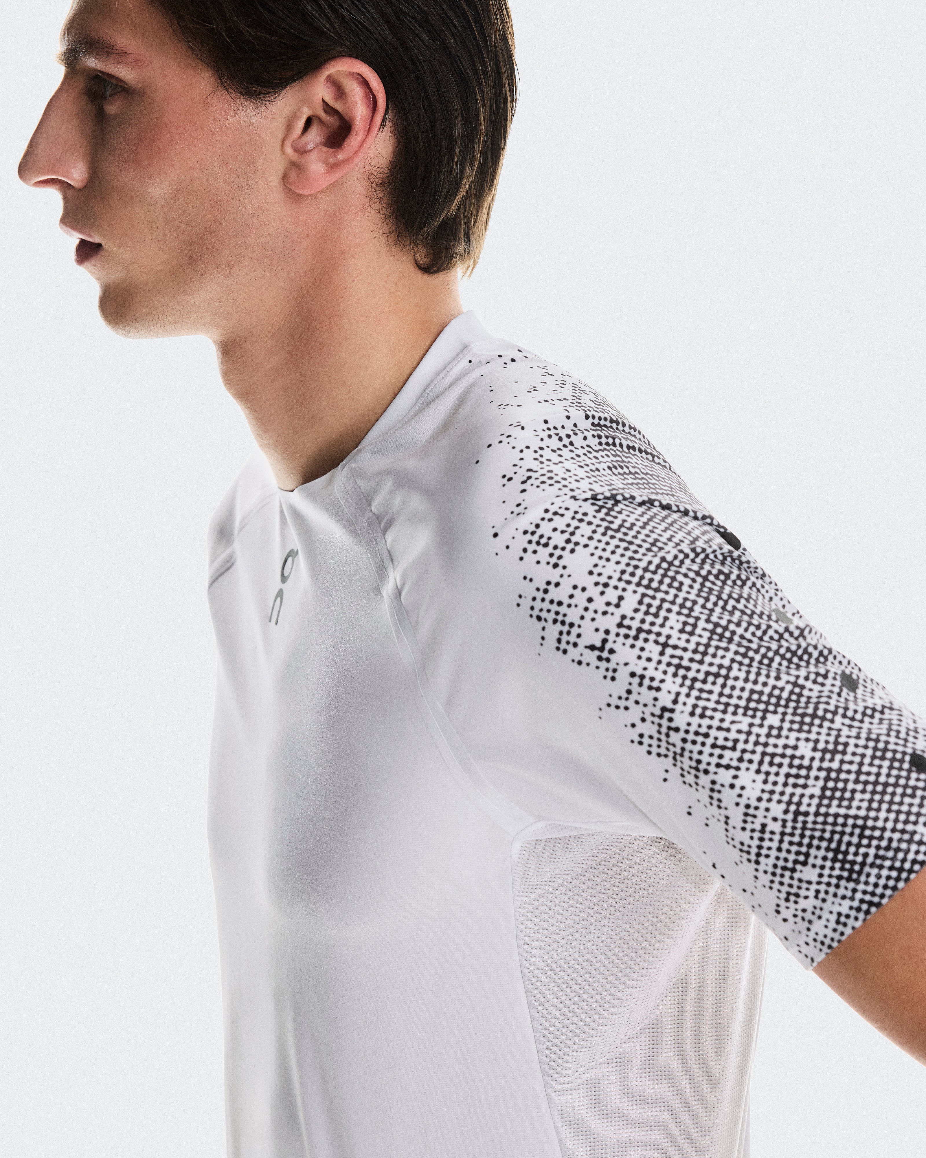 On Ultra-T White | Iron