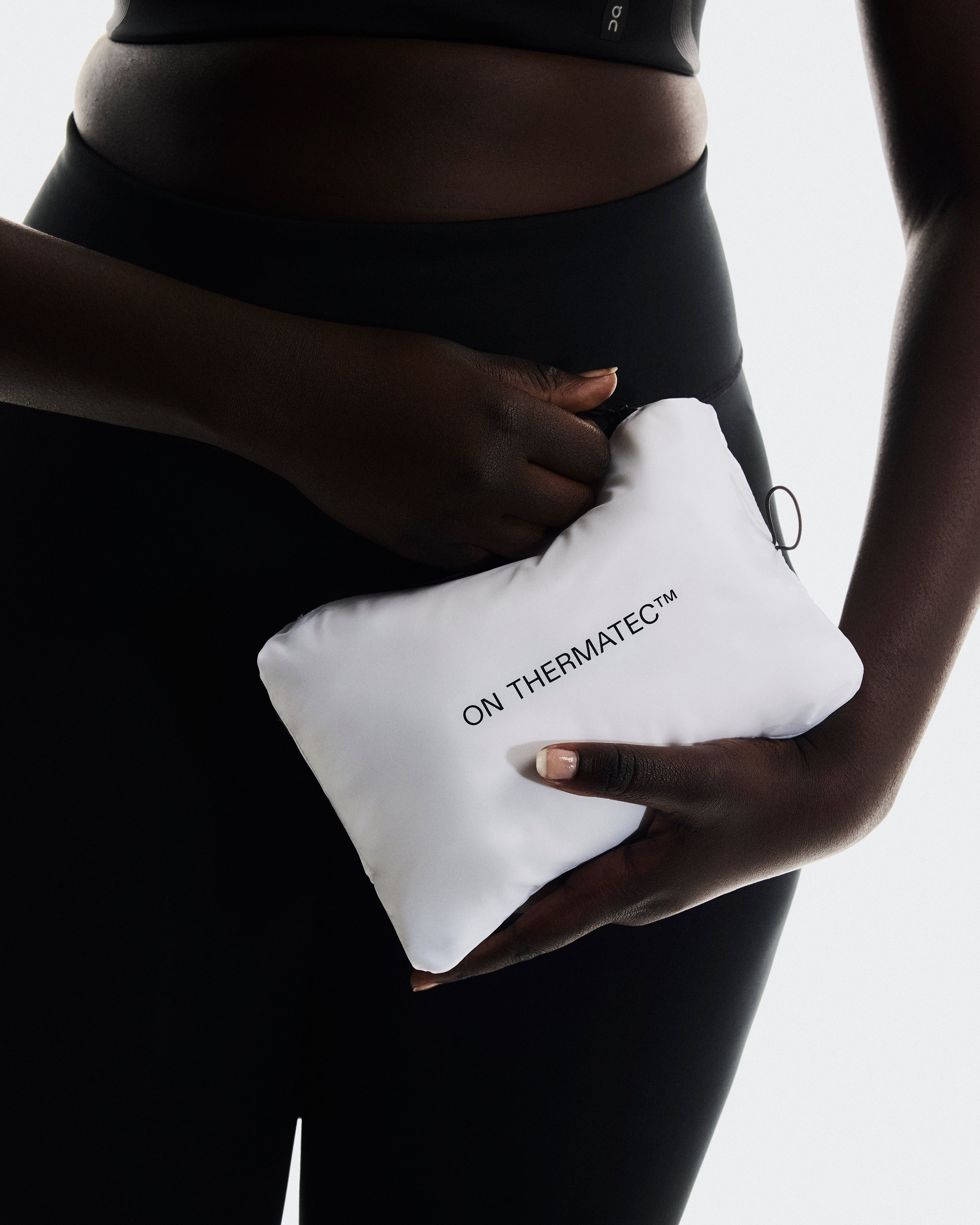 On Weather Jacket Insulated White (Women'S)