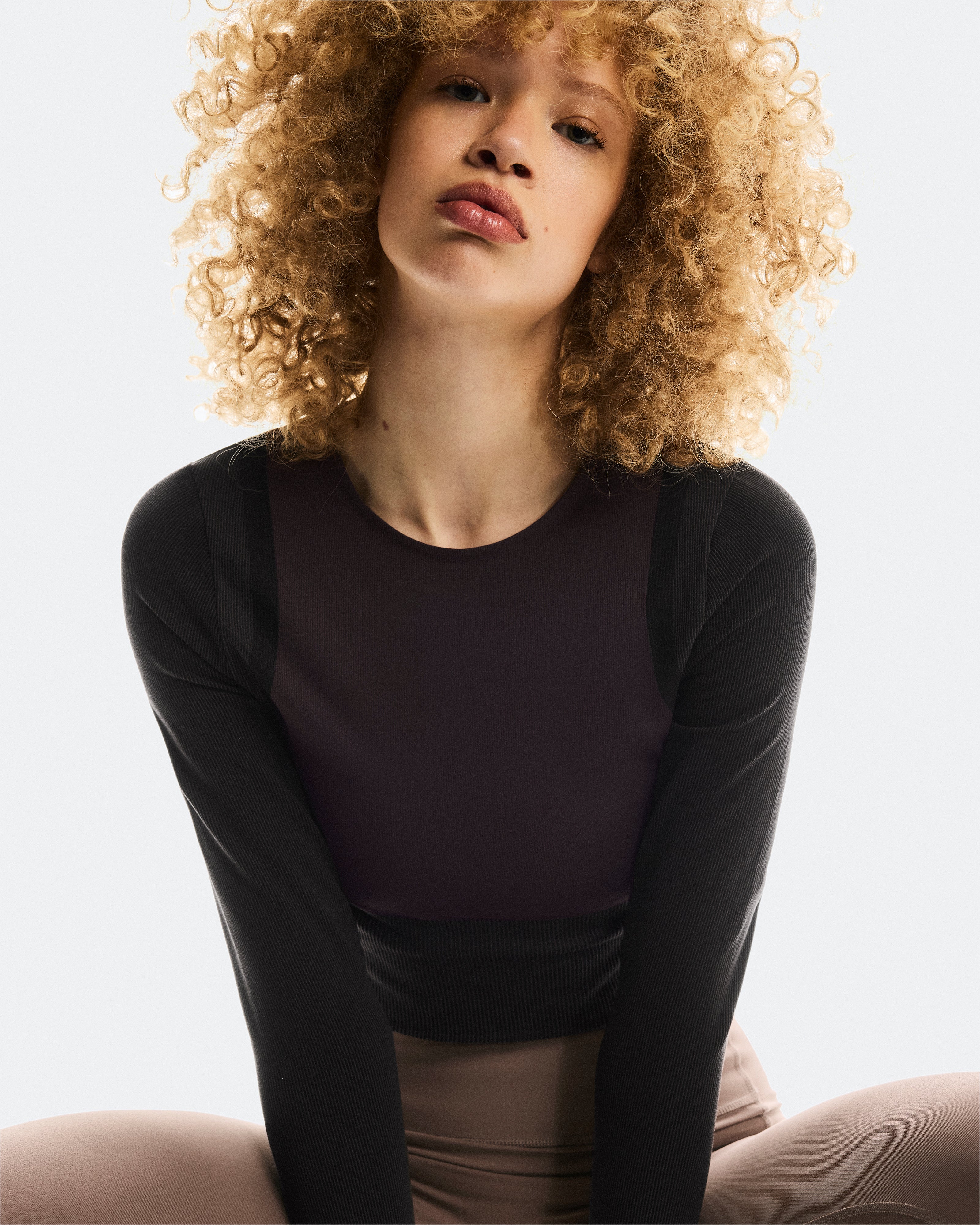 On Studio Knit Long-T Crop Pebble | Black (Women's)