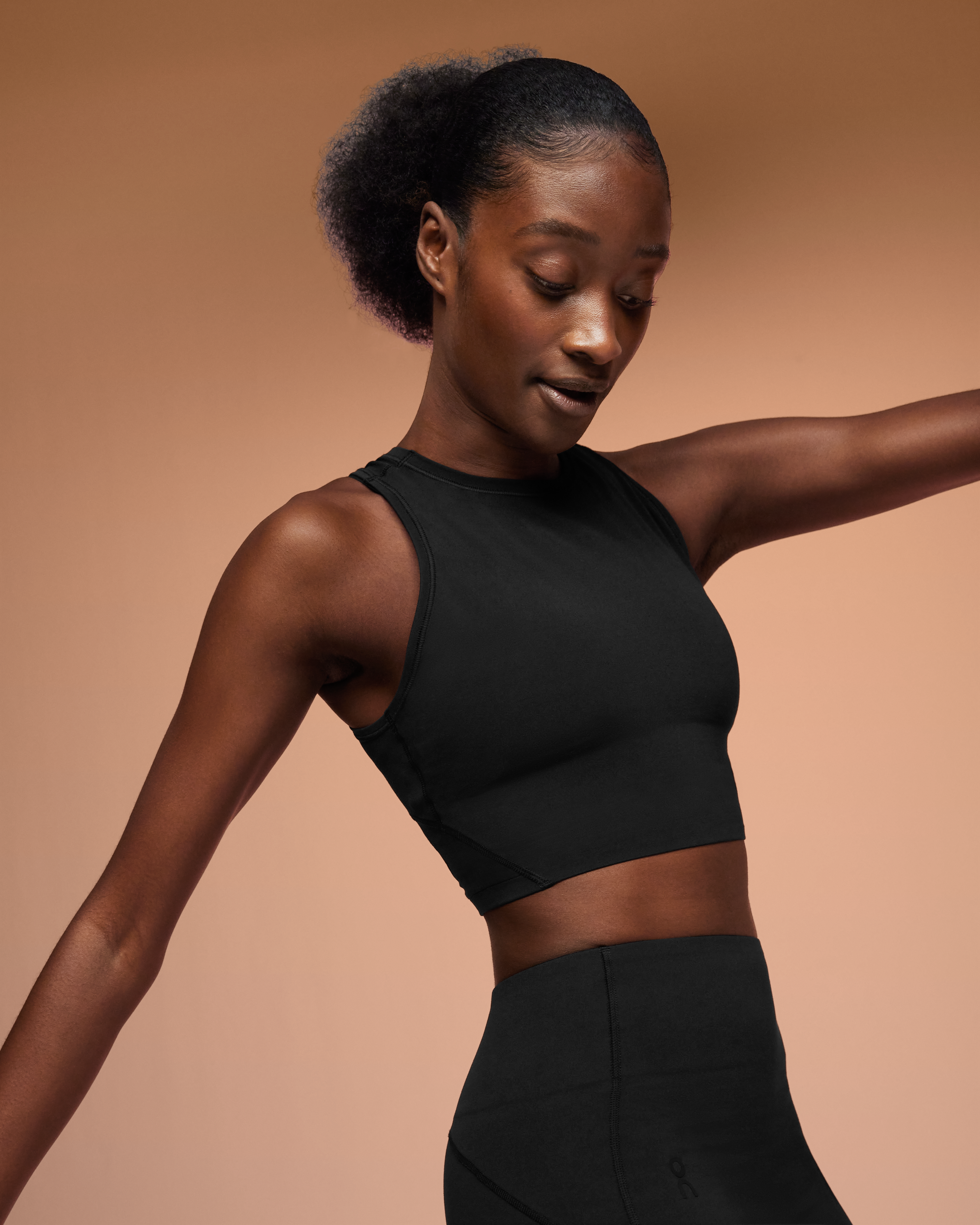 on movement crop Black (Women's)