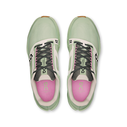 on running cloudsurfer next z5 mineral almon runningd (women's)