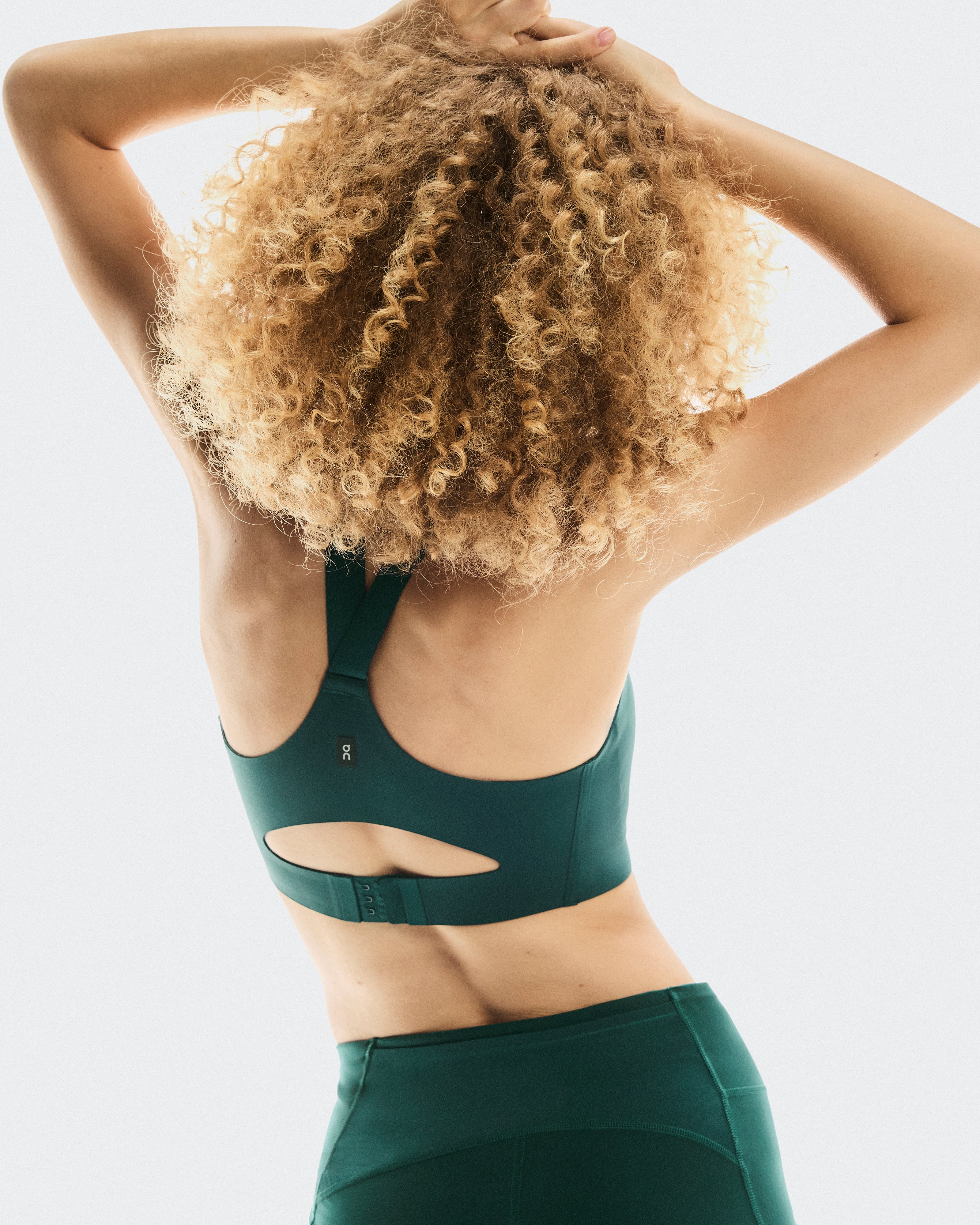 On Endurance Bra Zip Spirulina (Women'S)