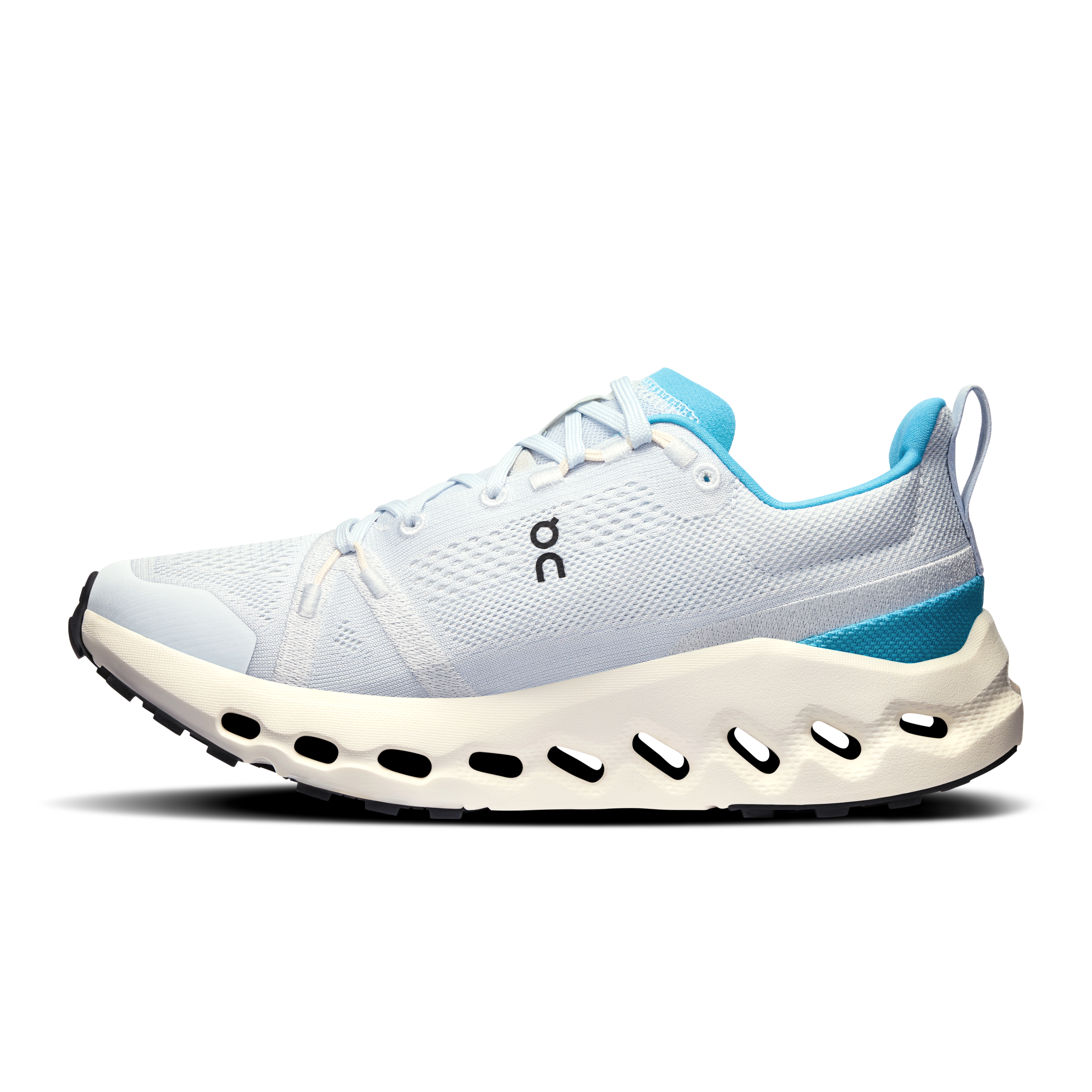 on running cloudsurfer trail arctic ivory (women's)