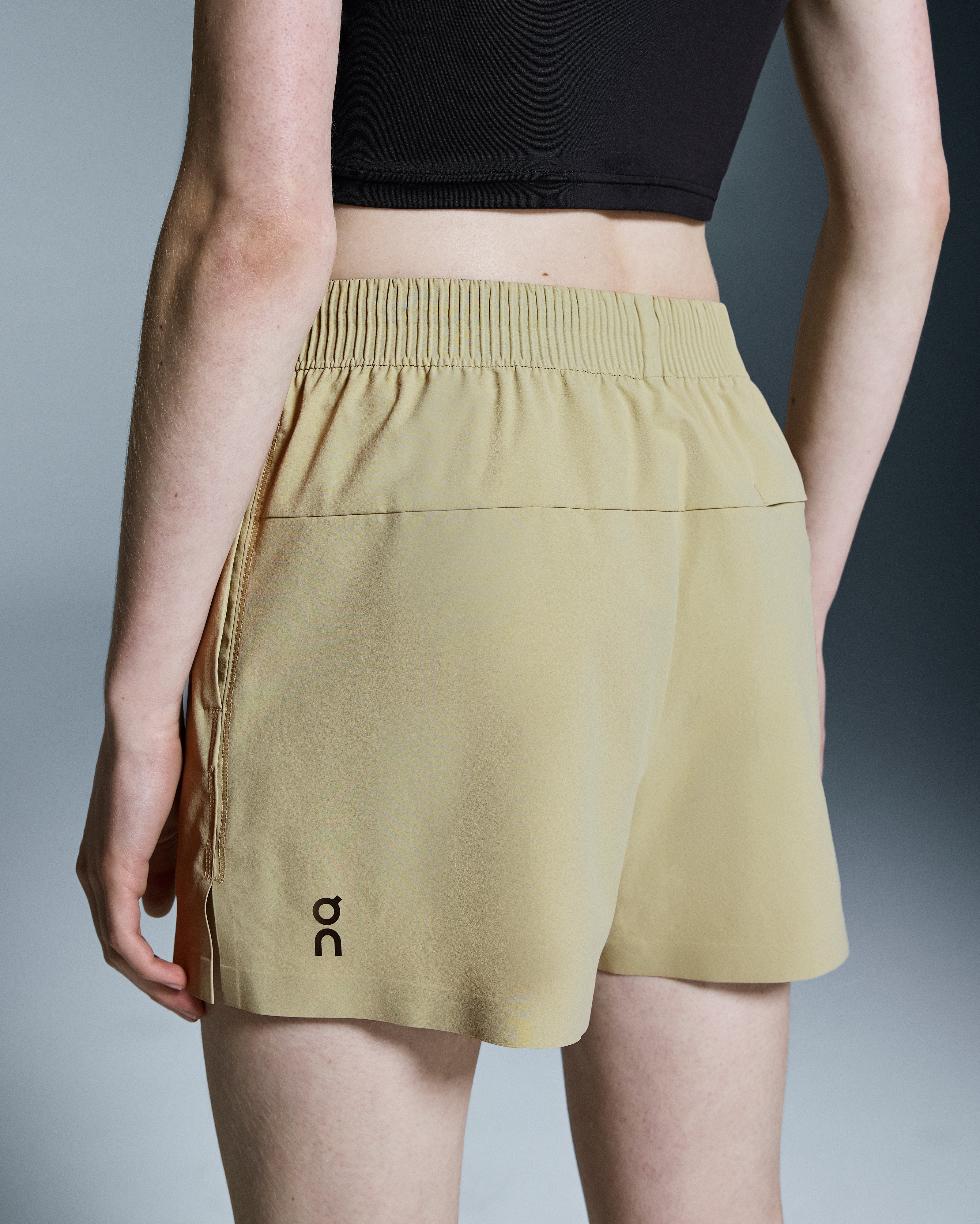 On Focus Shorts Caper (Women's)