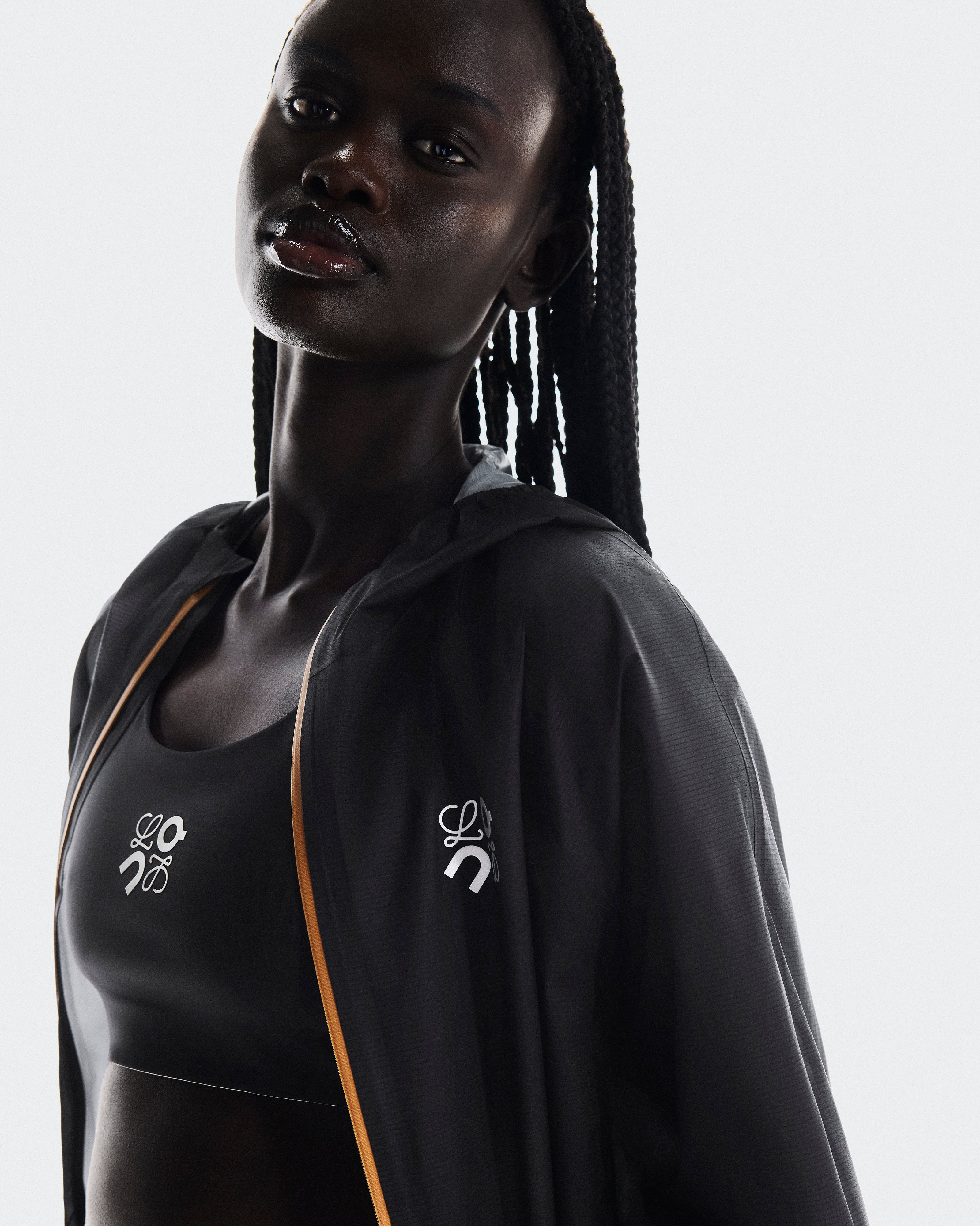 On Ultra Jacket Loewe Black