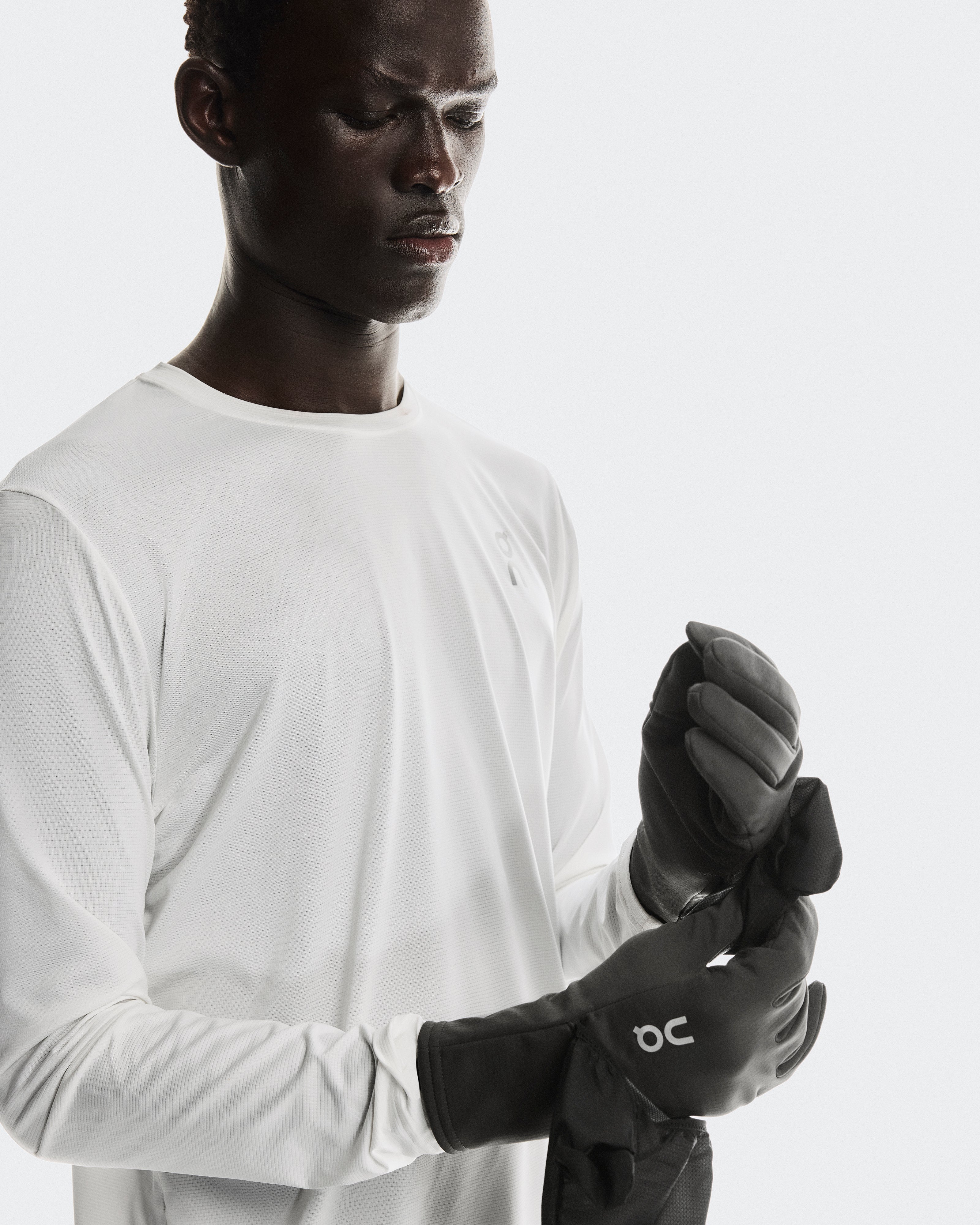 On Winter Run Glove Magnet