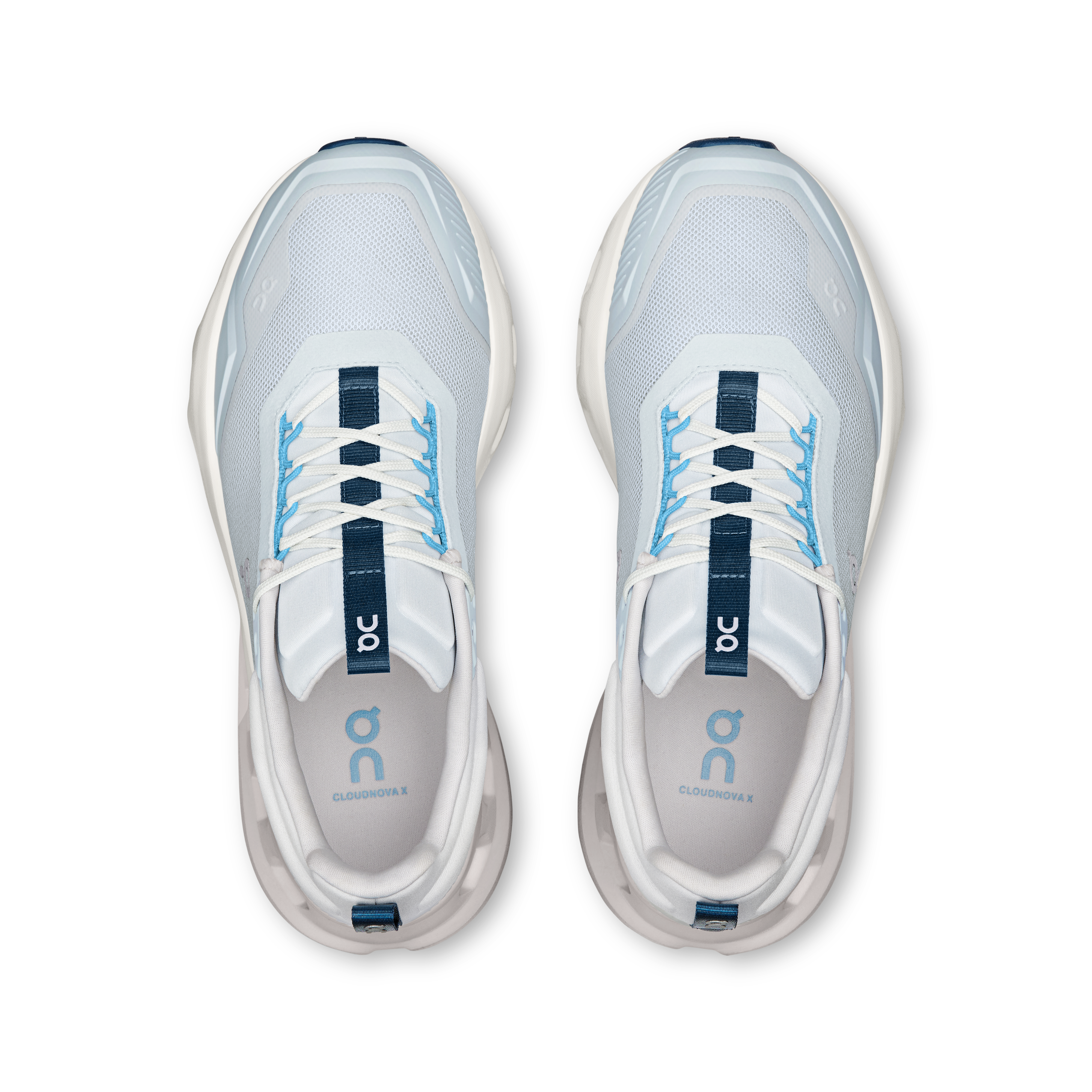 on running cloudnova x arctic niagara (women's)
