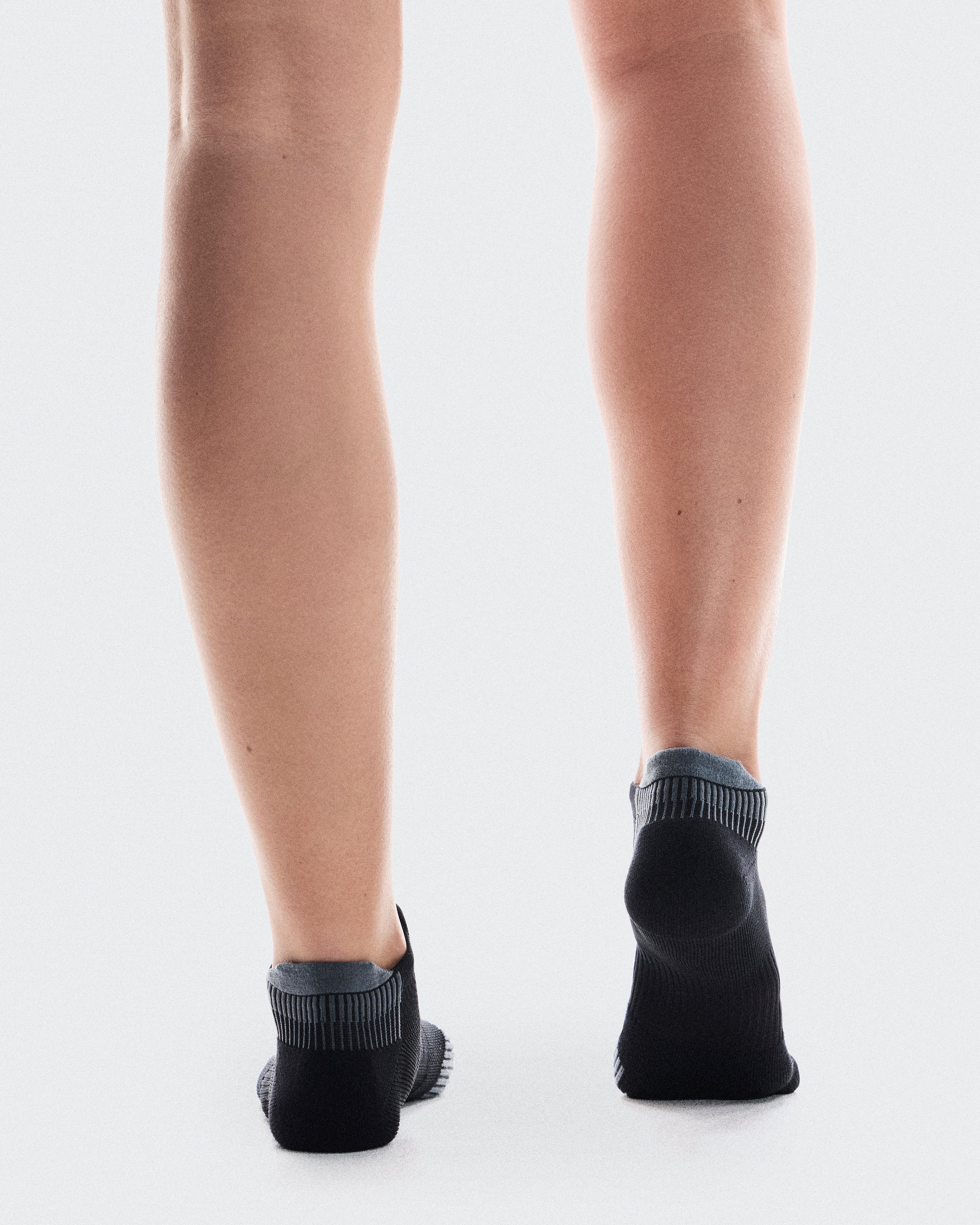 On Performance Run Sock Low Black | Eclipse