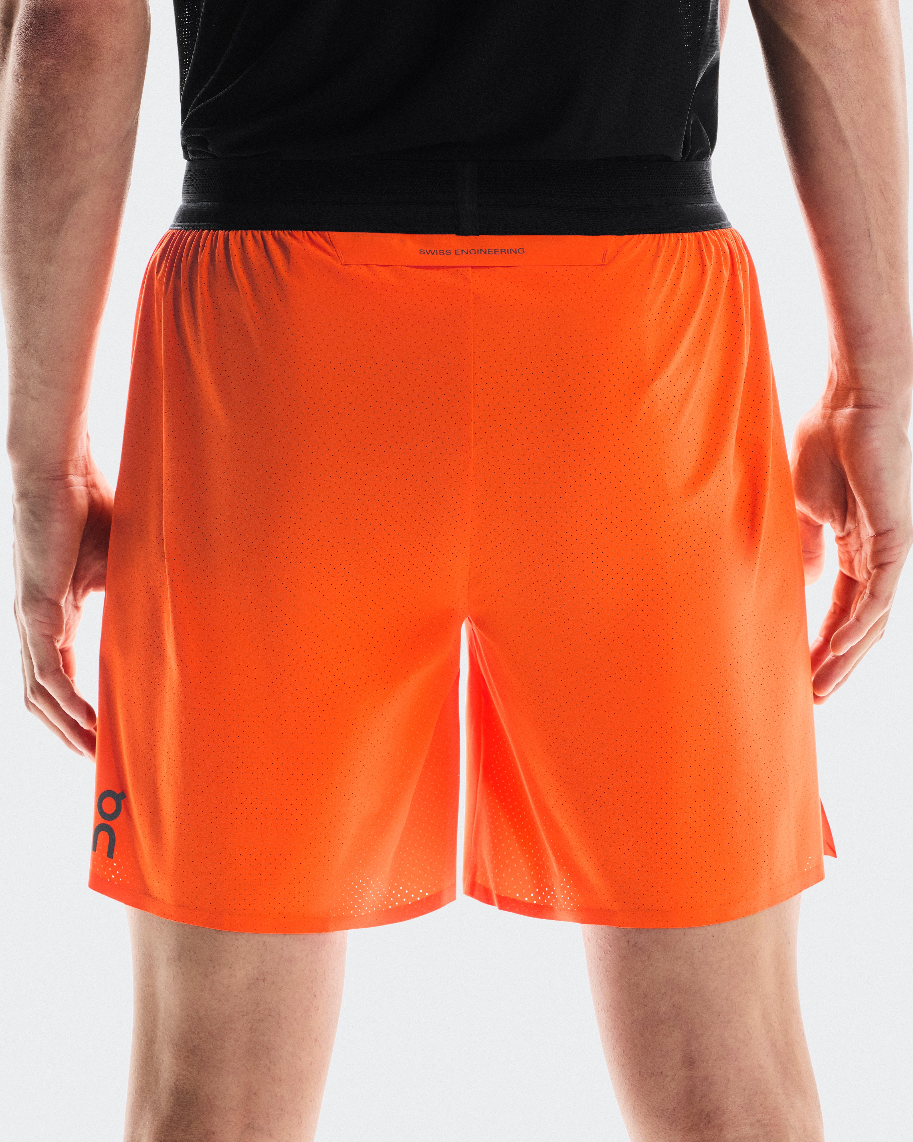 On 7" Performance Shorts Flame