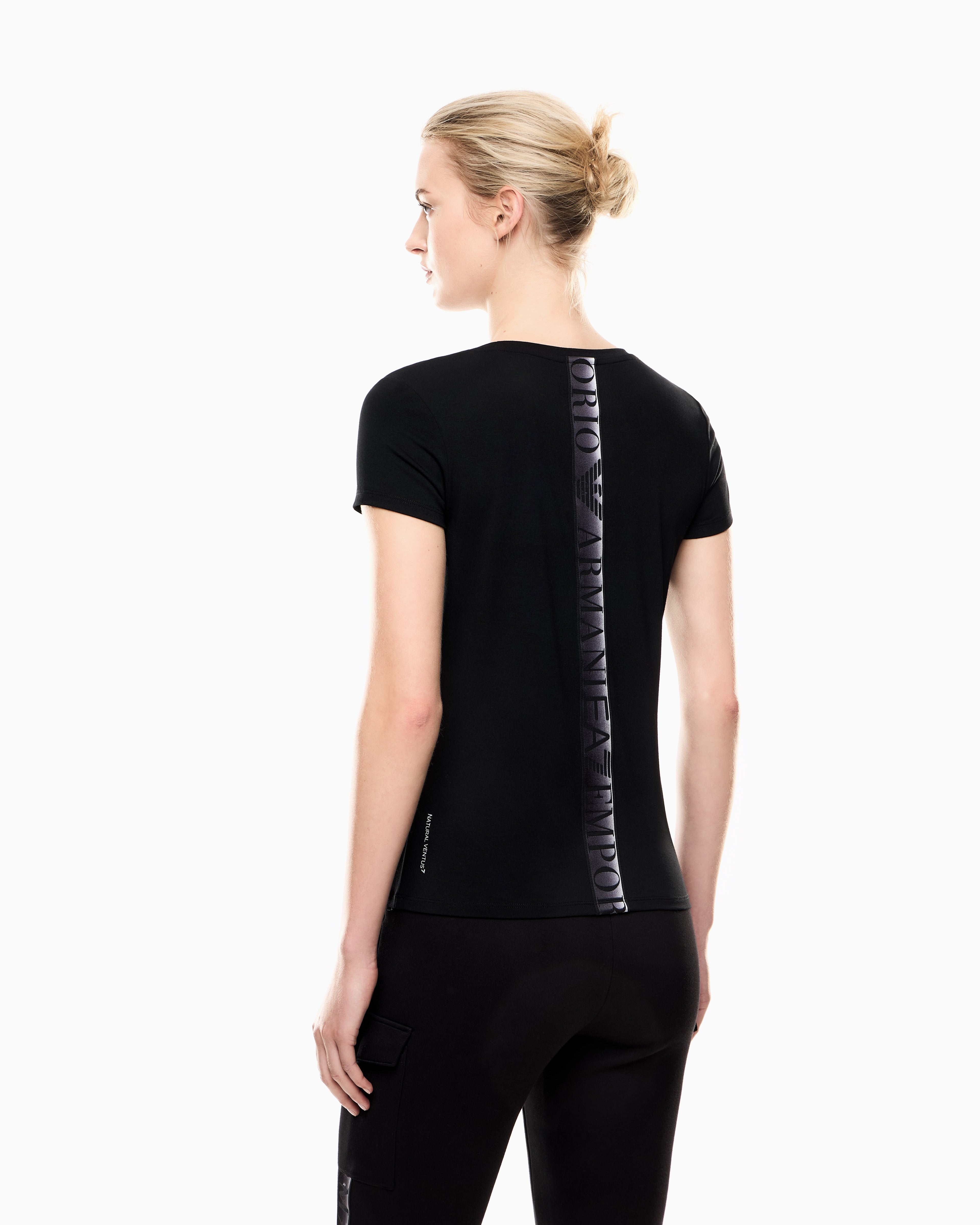 EA7 Dynamic Athlete crew-neck T-shirt in Natural VENTUS7 technical fabric