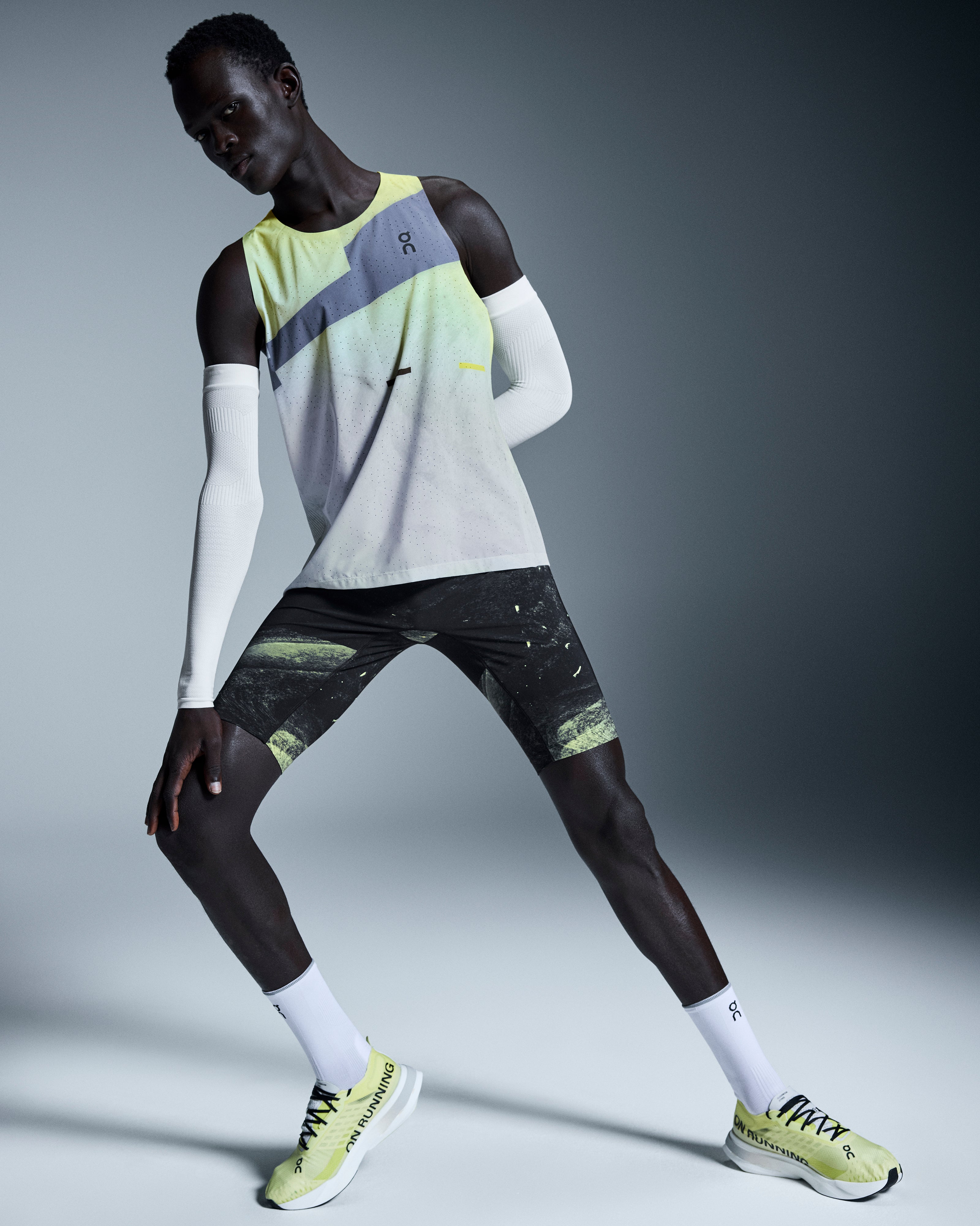 On Race Tights Half Black | Limelight