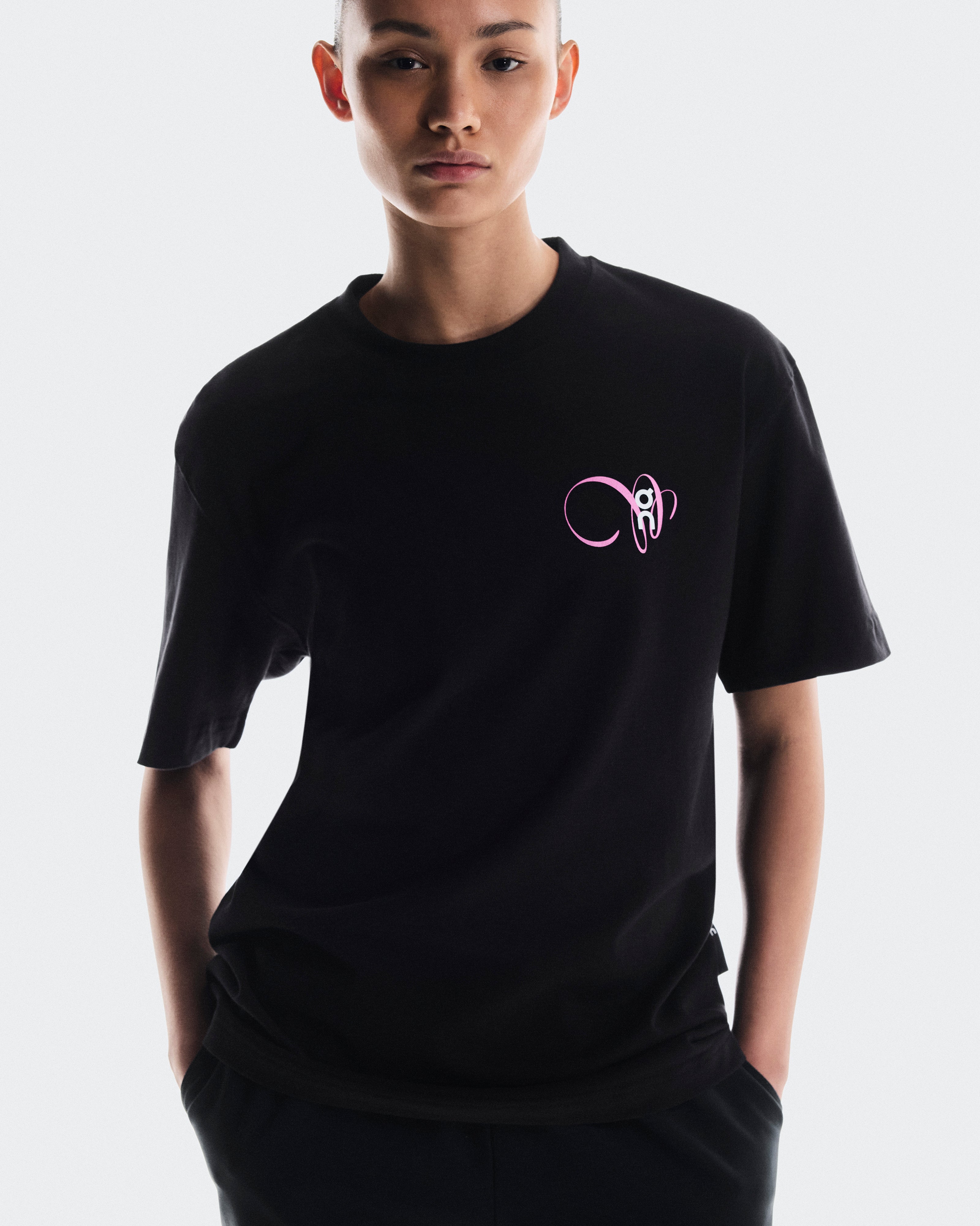 On Club-T Graphic Black | Raspberry (Women'S) (Women's)