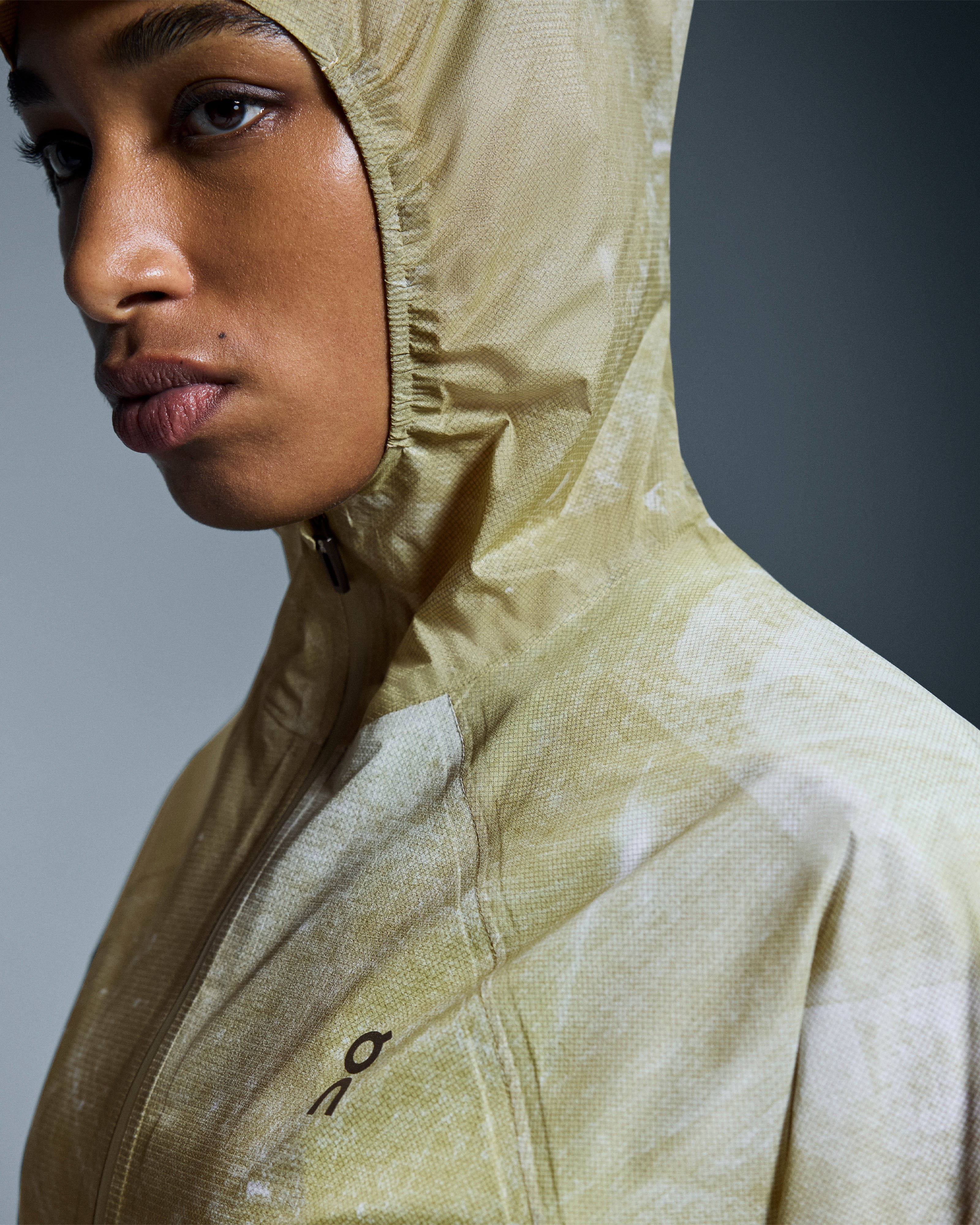 On Ultra Jacket White | Caper (Women'S)