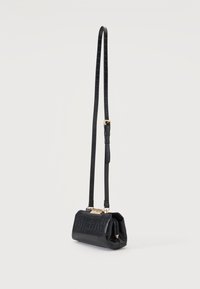 Valentino Glace Clutch Nero