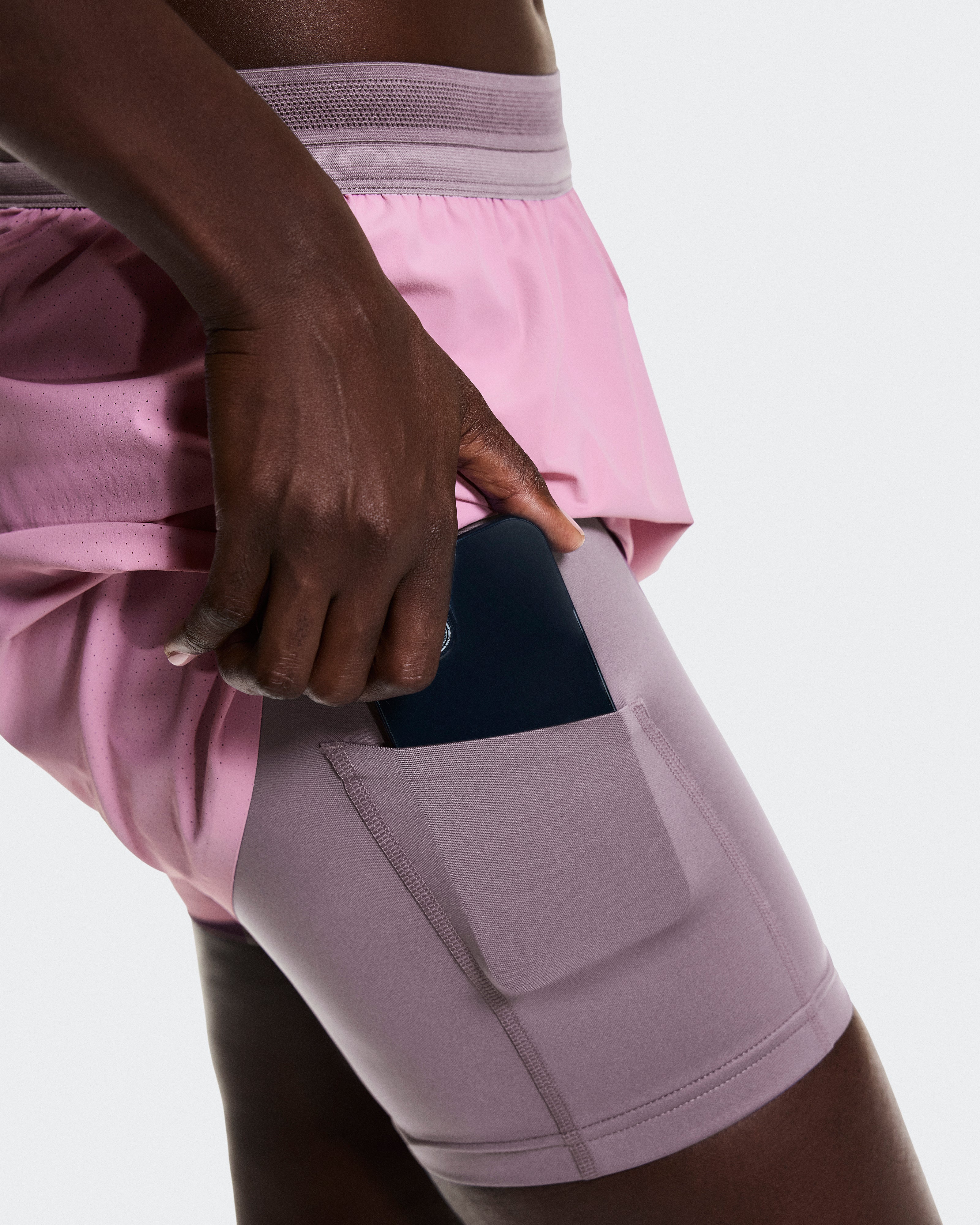 On 3" Performance 2/1 Shorts Sakura | Dewberry (Women'S)