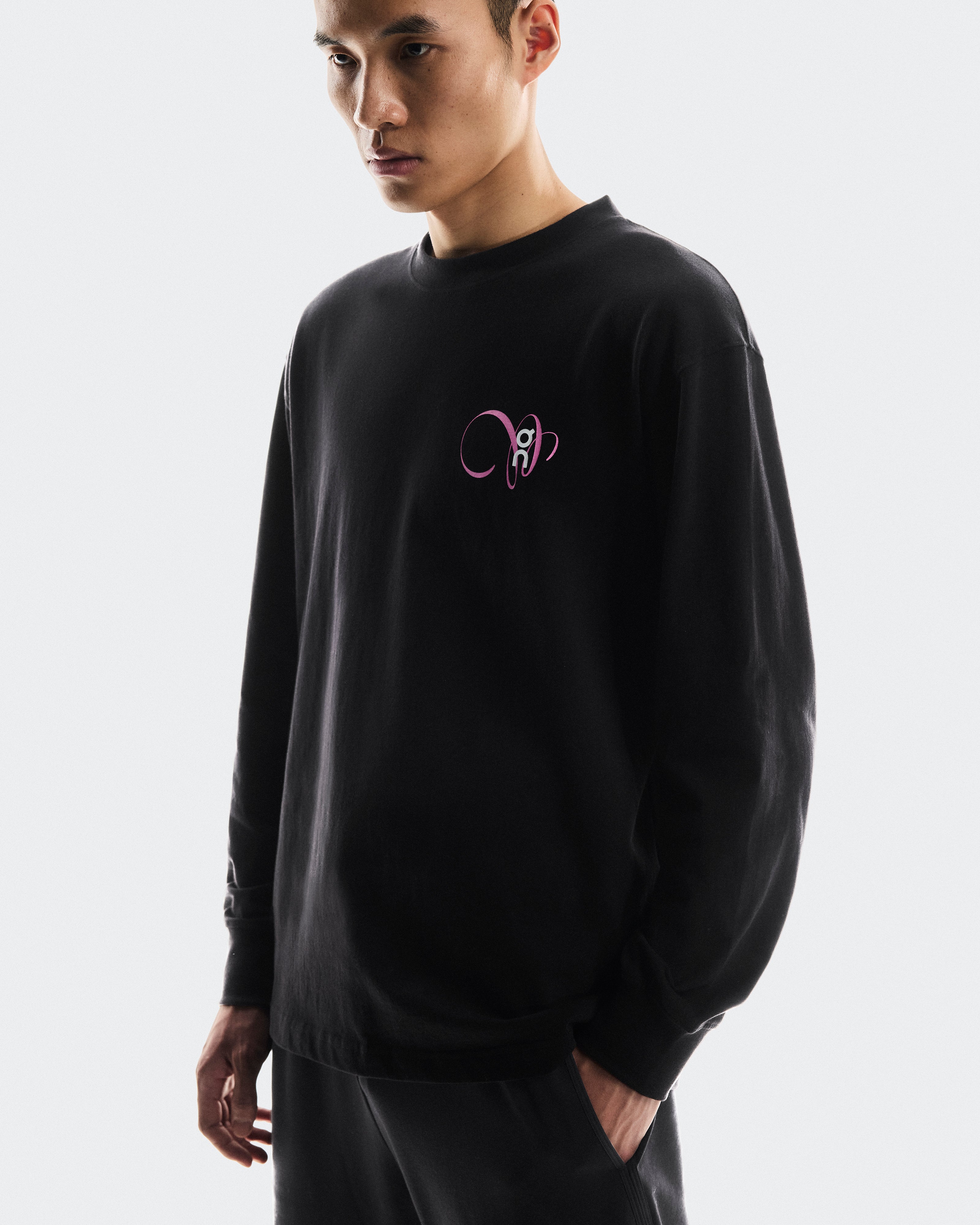 on club long-t graphic Black