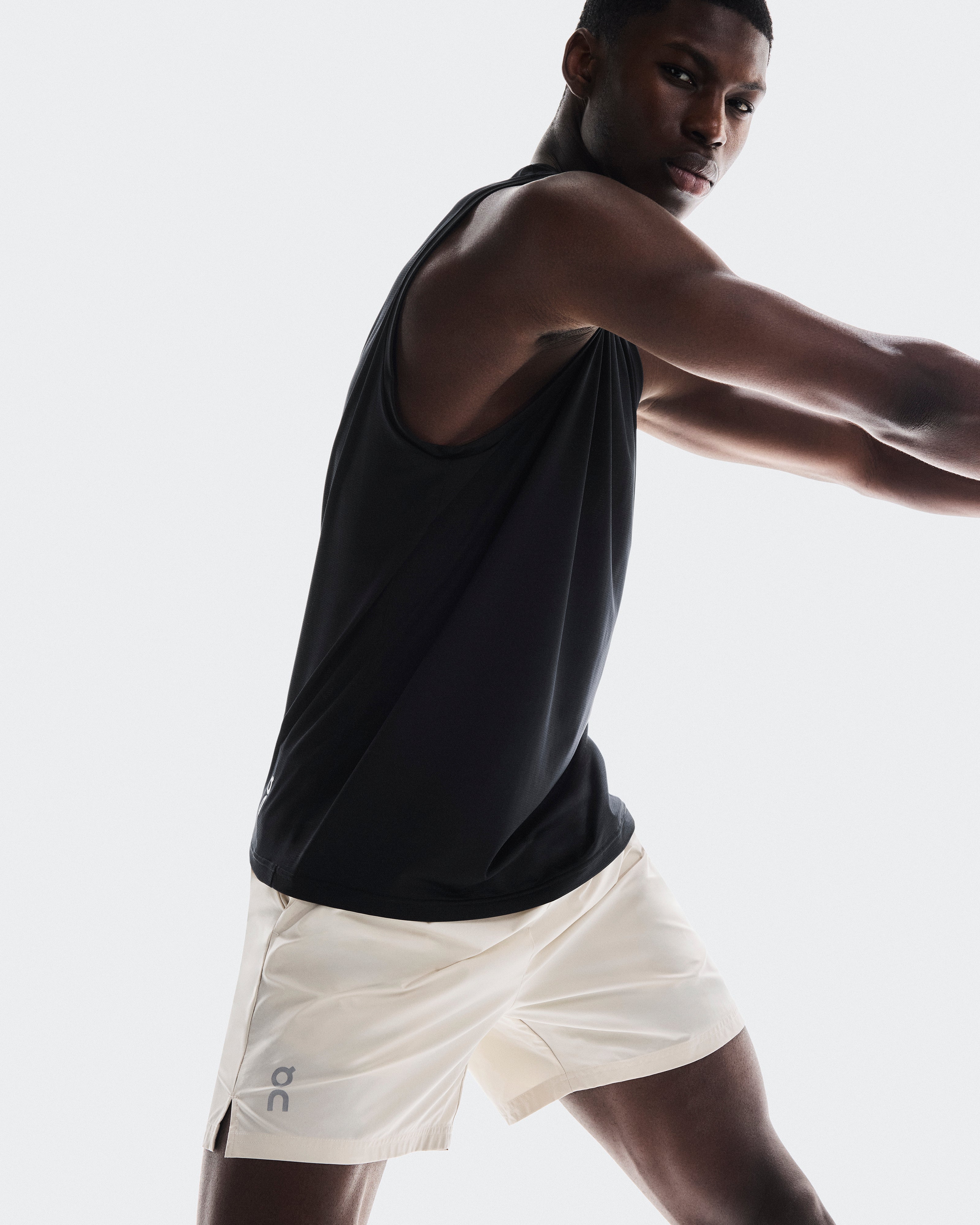 On 5" Core Shorts Sand