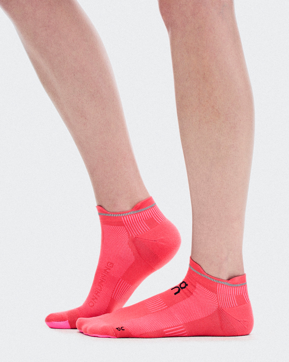 On Elite Run Sock Low Camellia | Azalea