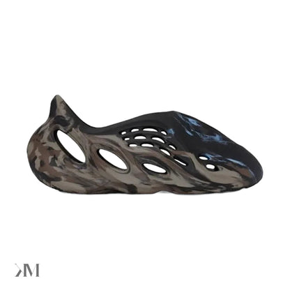 Yeezy Foam Runner MX Cinder, side profile