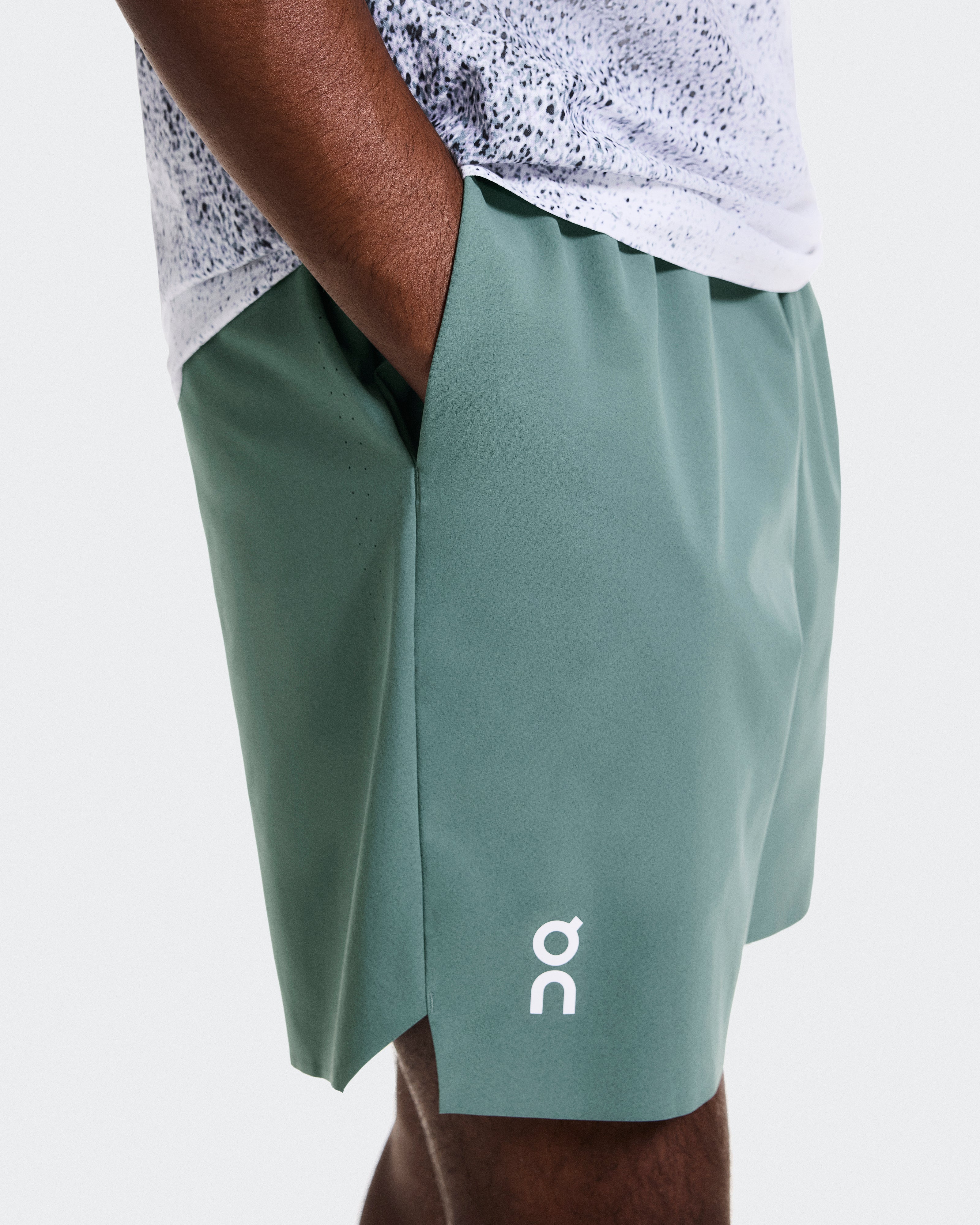 On 7" Court Shorts Tide