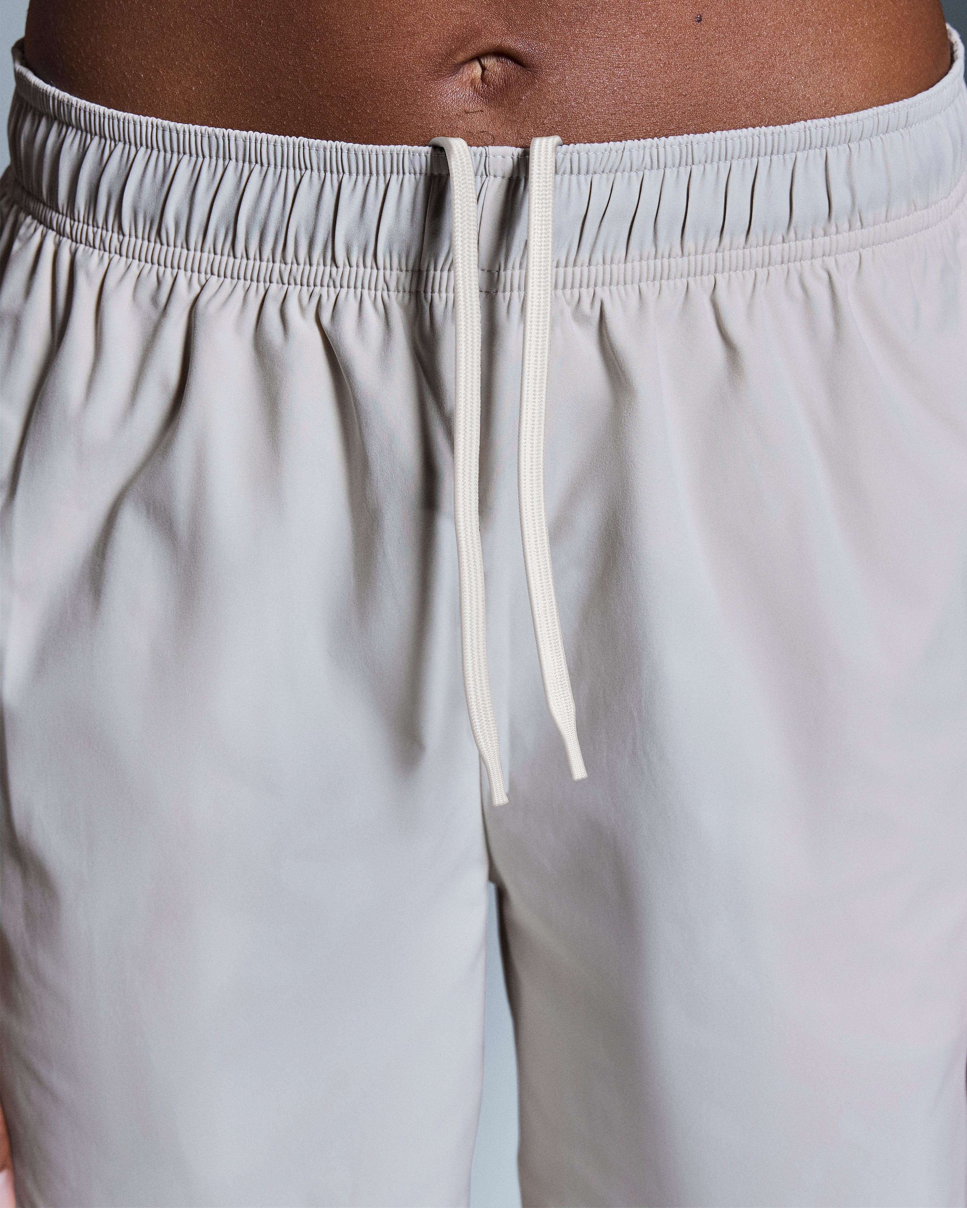 on 5" core shorts Sand (Women's)