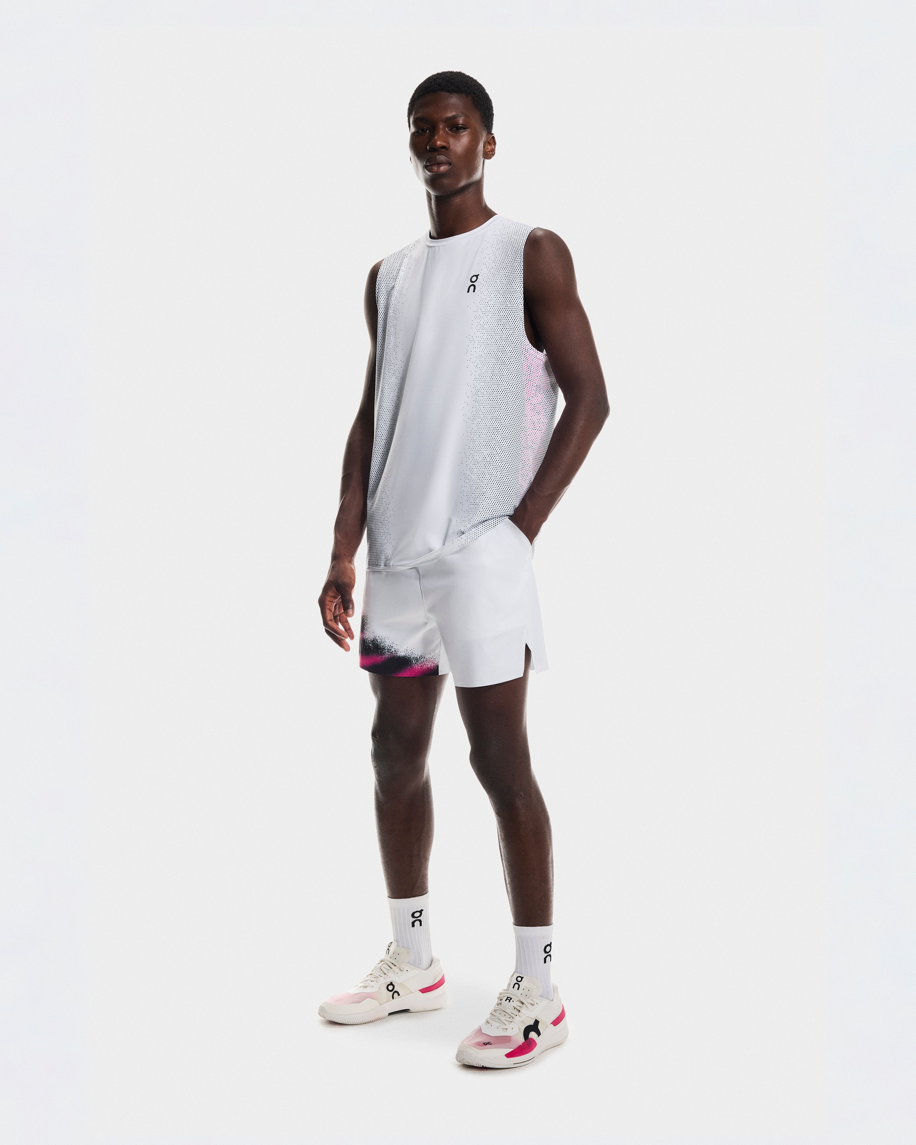On Court Shorts White | Black