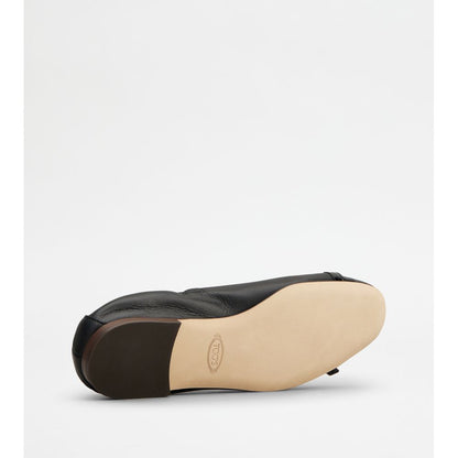 Tods Ballerinas In Leather Black Womens