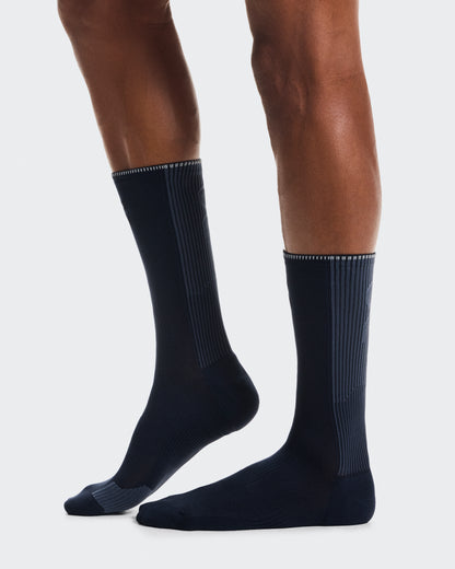 On Performance Run Sock High Navy | Navy